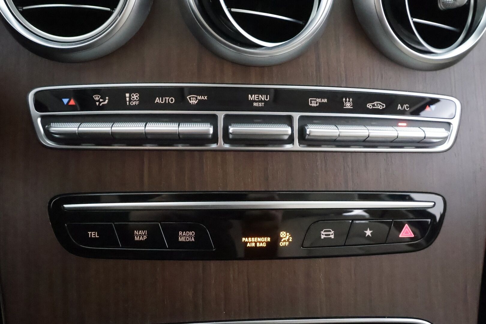 Mercedes-Benz GLC 2021 300 e 4Matic Coupe - | Distronic | P.Kamera | Sporttipenkit | LED-High Performance | Kaistavahti | Navi | Katveavustin | Suomi-auto | 2x Latauskaapelit | Kahdet renkaat |