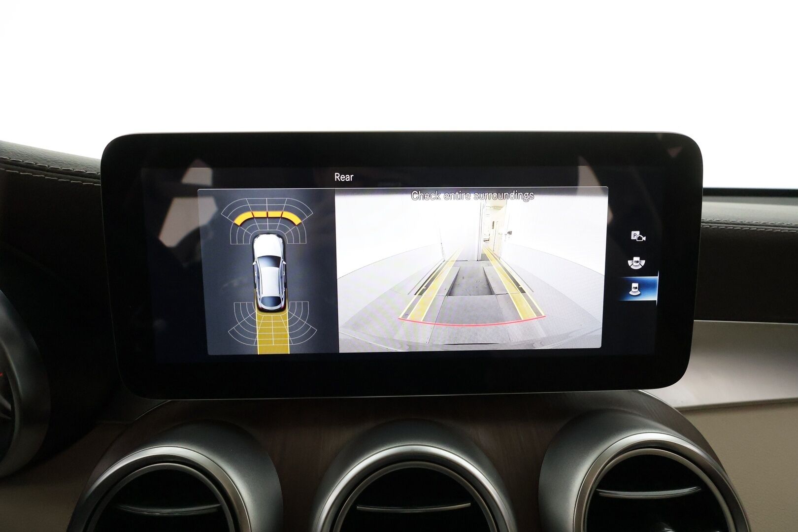 Mercedes-Benz GLC 2021 300 e 4Matic Coupe * Distronic+ / LED-High Performance / P.kamera / Sporttinahat / Navi / Kaistavahti / Katveavustin * - 1-om Suomi-auto / SoH 91,8% / Kahdet OEM vanteet