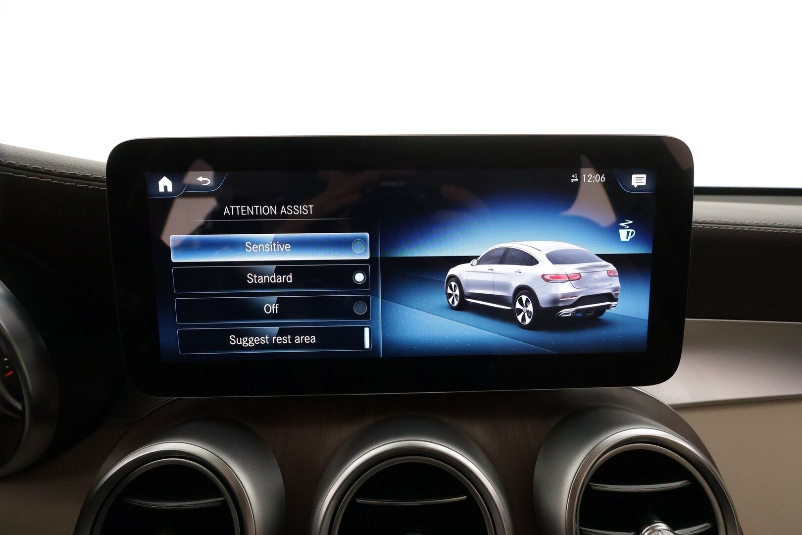 Mercedes-Benz GLC 2021 300 e 4Matic Coupe * Distronic+ / LED-High Performance / P.kamera / Sporttinahat / Navi / Kaistavahti / Katveavustin * - 1-om Suomi-auto / SoH 91,8% / Kahdet OEM vanteet