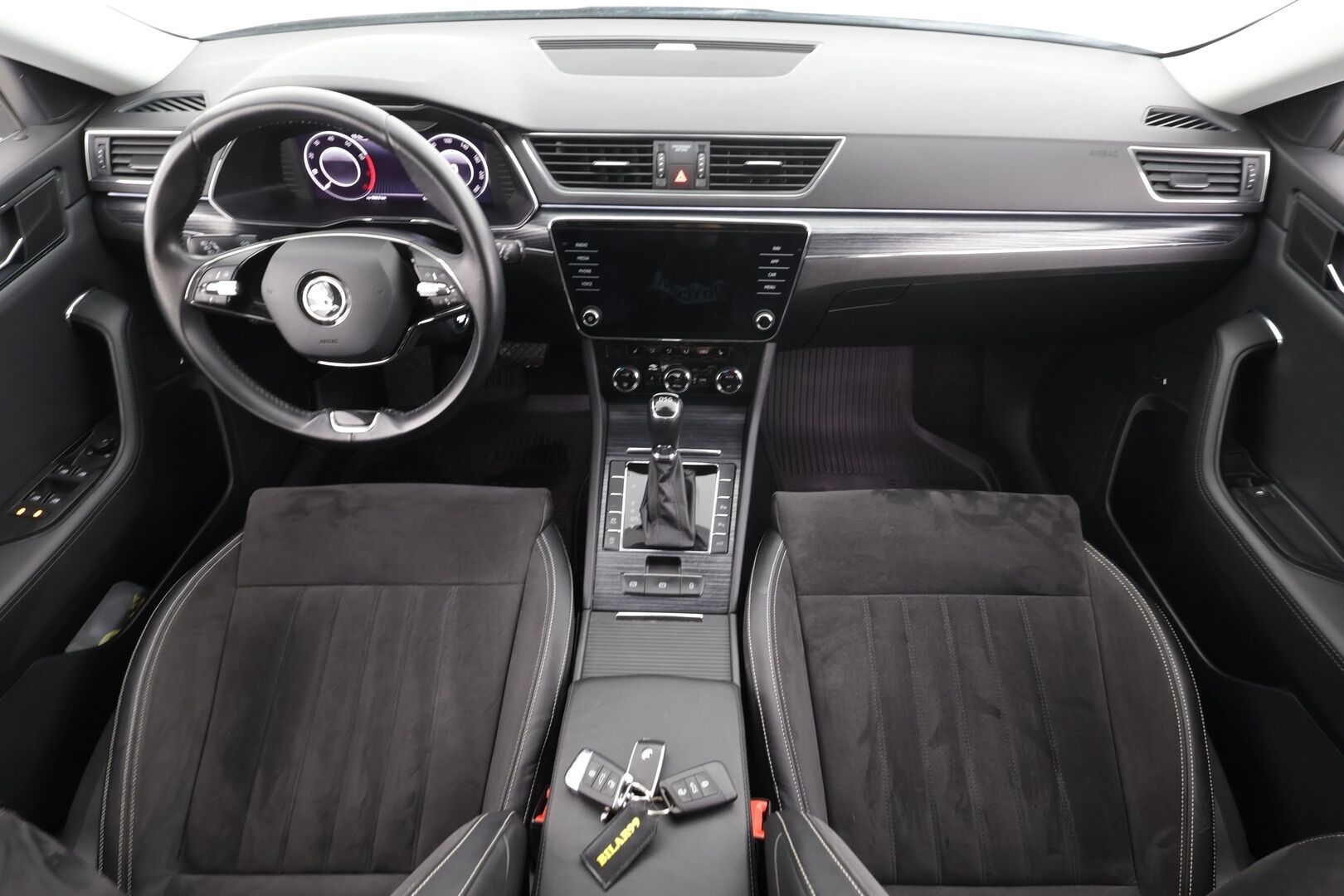 Skoda Superb 2021 Combi 1,5 TSI ACT Style DSG *ACC / Matrix LED / Webasto / Canton / P.Kamera / Keyless * - Suomi-auto / Kahdet renkaat