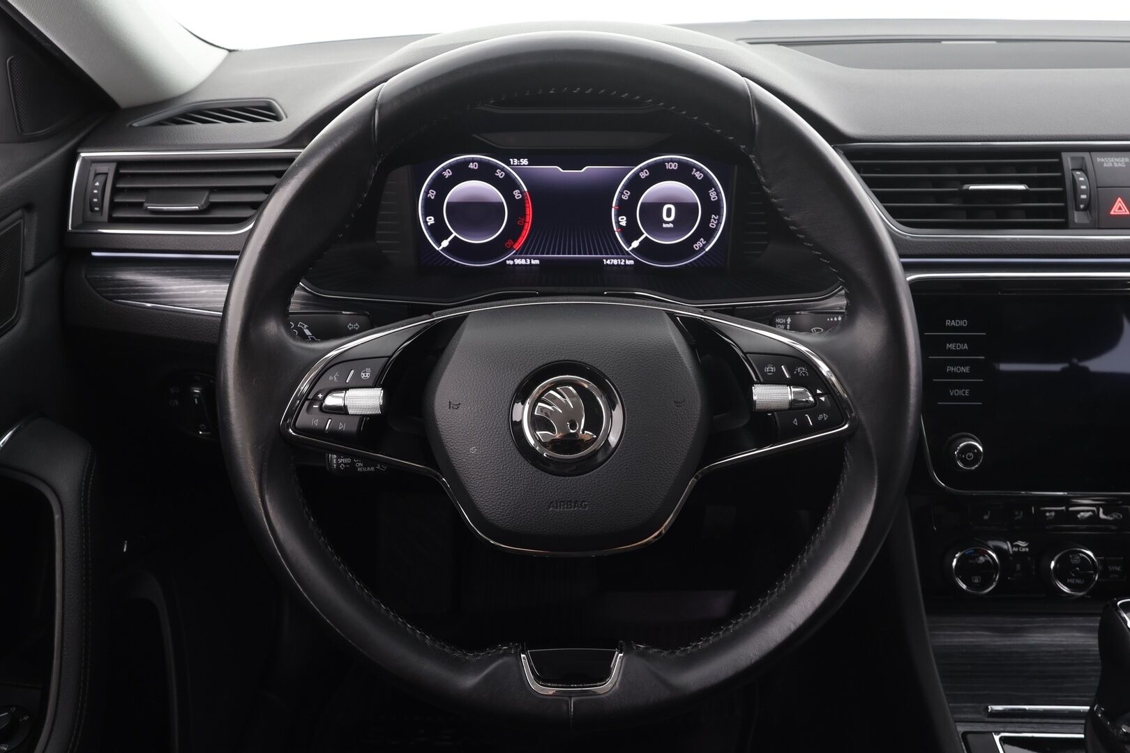 Skoda Superb 2021 Combi 1,5 TSI ACT Style DSG *ACC / Matrix LED / Webasto / Canton / P.Kamera / Keyless * - Suomi-auto / Kahdet renkaat