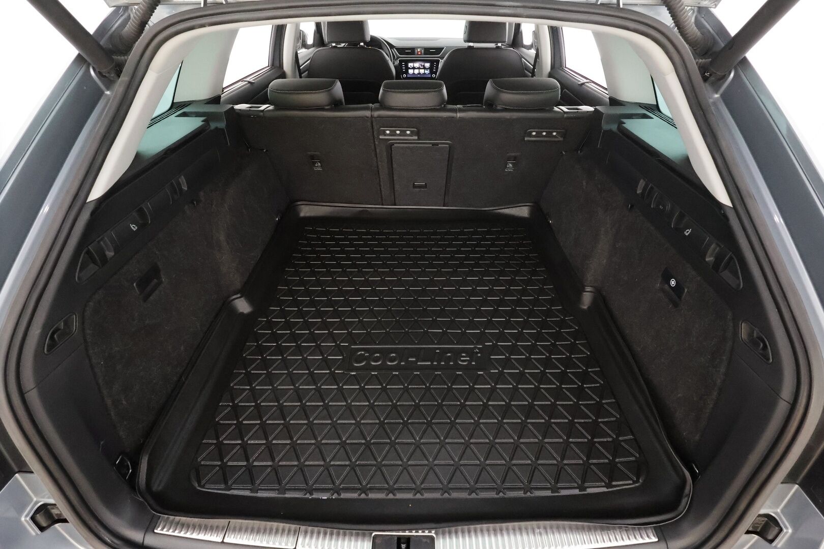 Skoda Superb 2021 Combi 1,5 TSI ACT Style DSG *ACC / Matrix LED / Webasto / Canton / P.Kamera / Keyless * - Suomi-auto / Kahdet renkaat