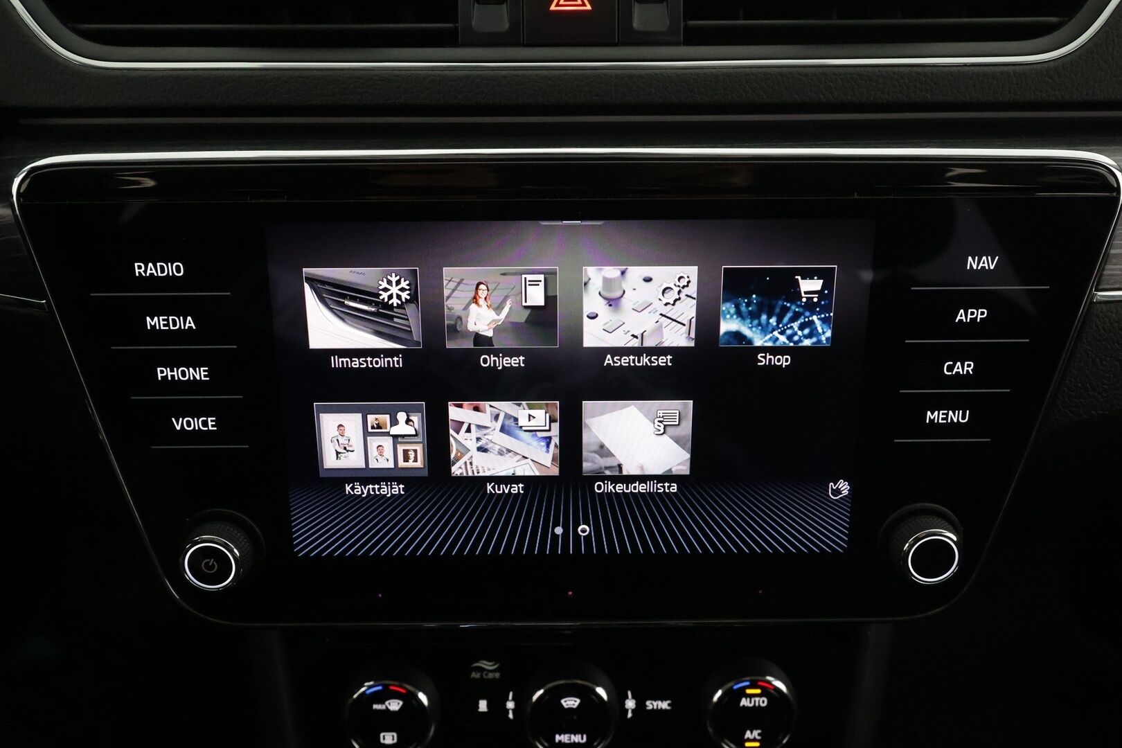 Skoda Superb 2021 Combi 1,5 TSI ACT Style DSG *ACC / Matrix LED / Webasto / Canton / P.Kamera / Keyless * - Suomi-auto / Kahdet renkaat