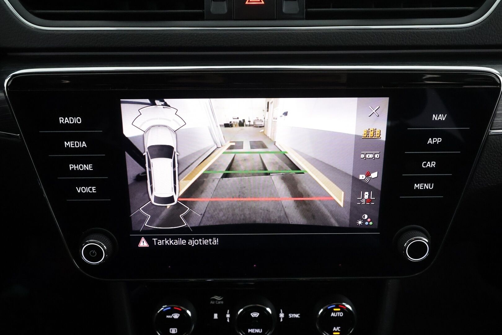 Skoda Superb 2021 Combi 1,5 TSI ACT Style DSG *ACC / Matrix LED / Webasto / Canton / P.Kamera / Keyless * - Suomi-auto / Kahdet renkaat