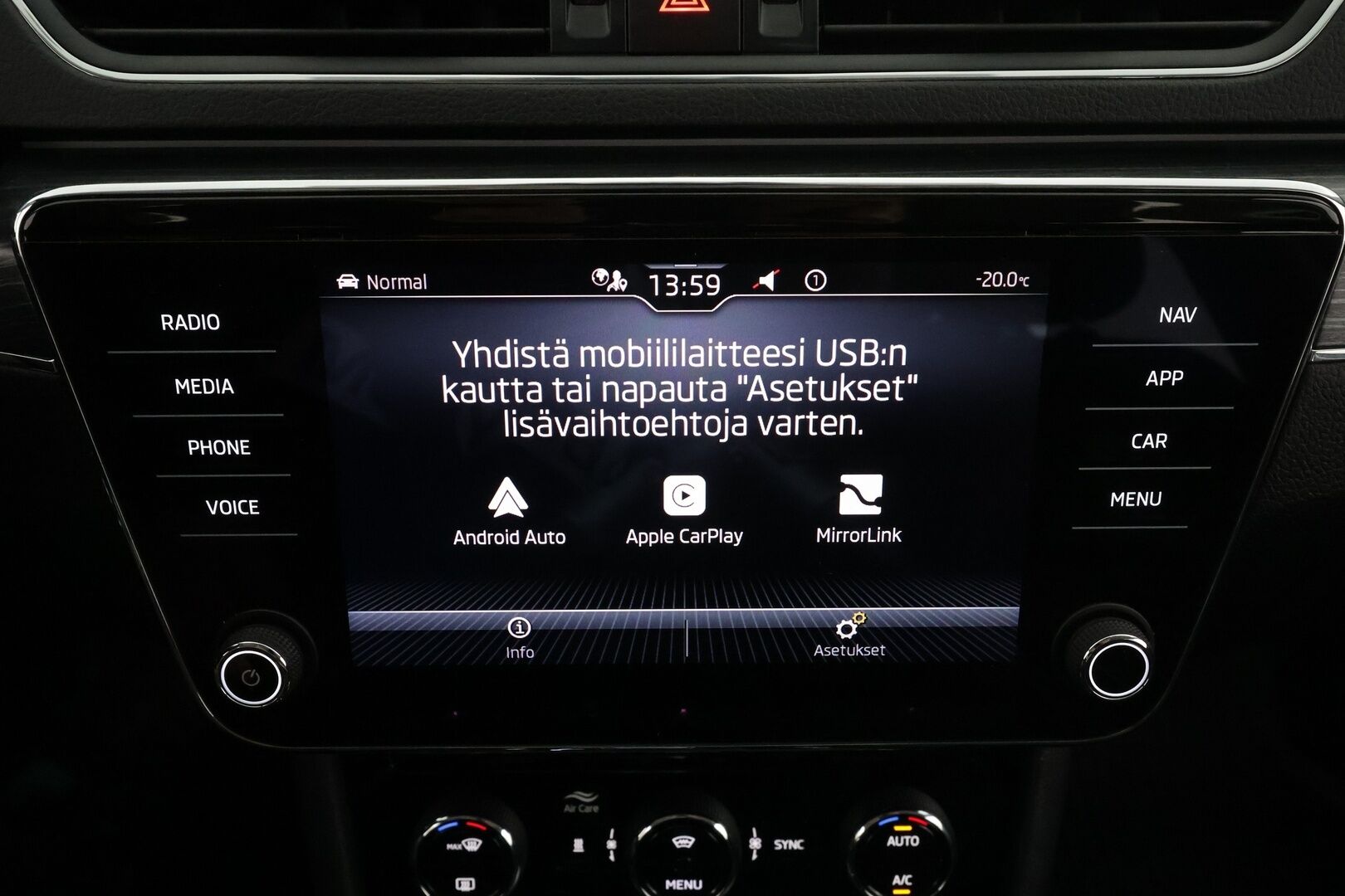 Skoda Superb 2021 Combi 1,5 TSI ACT Style DSG *ACC / Matrix LED / Webasto / Canton / P.Kamera / Keyless * - Suomi-auto / Kahdet renkaat