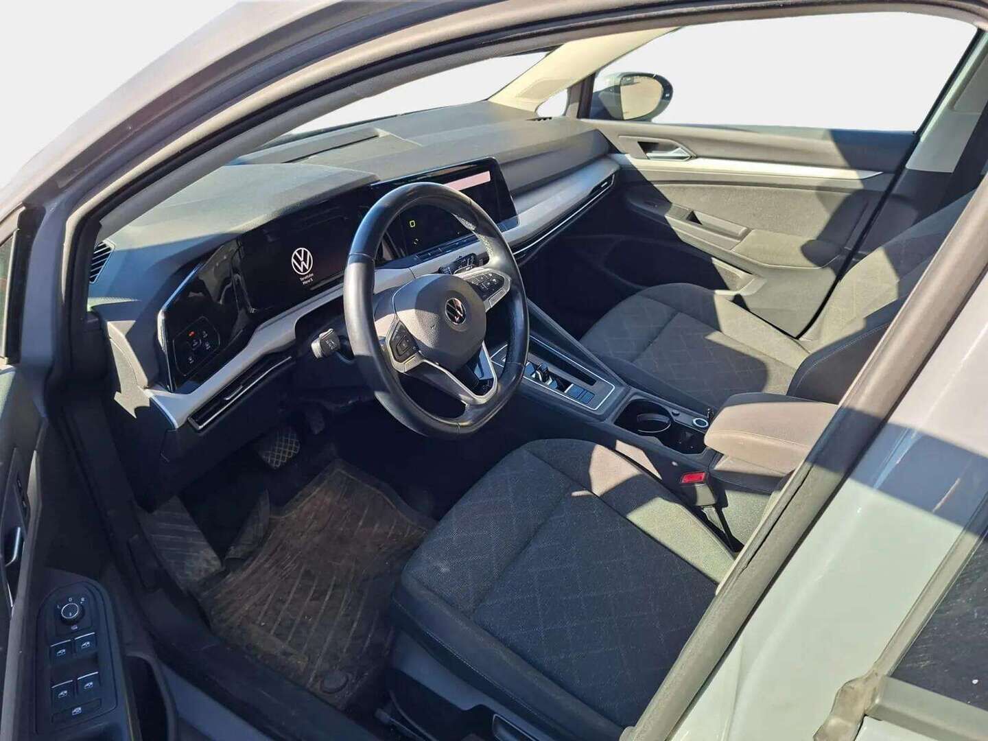 Volkswagen Golf 2021 Variant 1,0 eTSI (MHEV) 81 kW DSG-automaatti - | Webasto | ACC | LED | Digimittaristo | AppConnect | Pysäköintitutkat | 2x renkaat ja vanteet |
