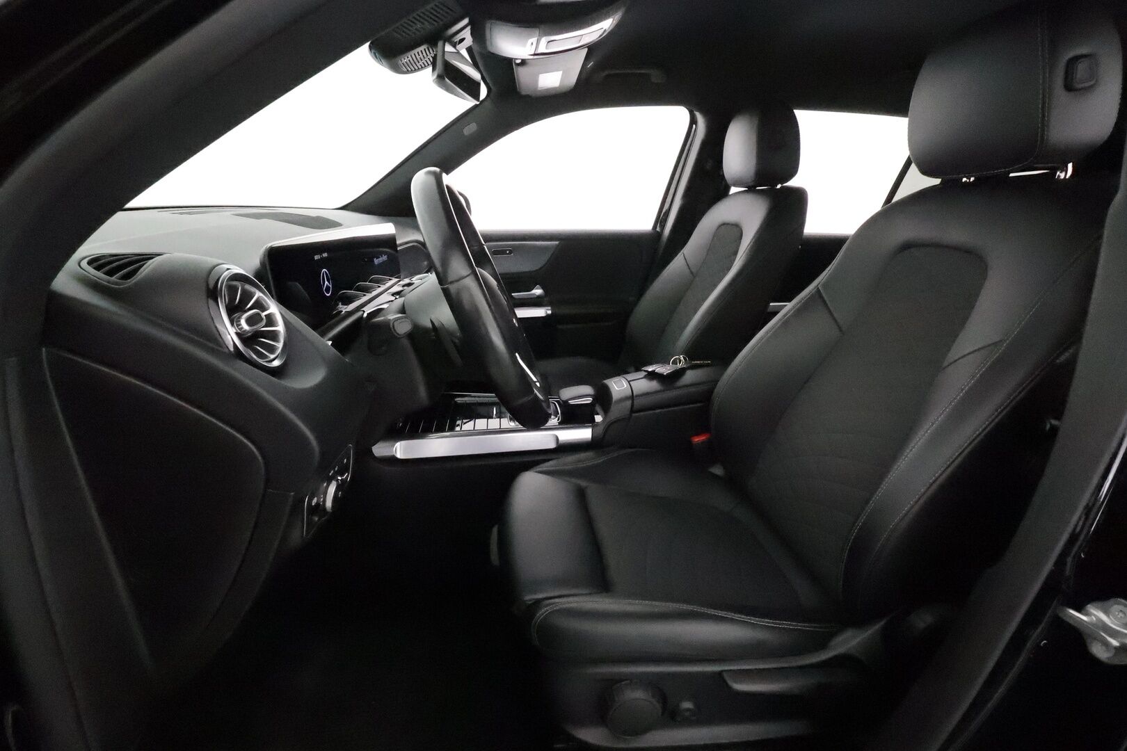 Mercedes-Benz GLB 2020 GLB 200d 4MATIC A Business 7-paik. *Widescreen / Koukku / Sporttipenkit / P.kamera / Apple&Android / Navi*