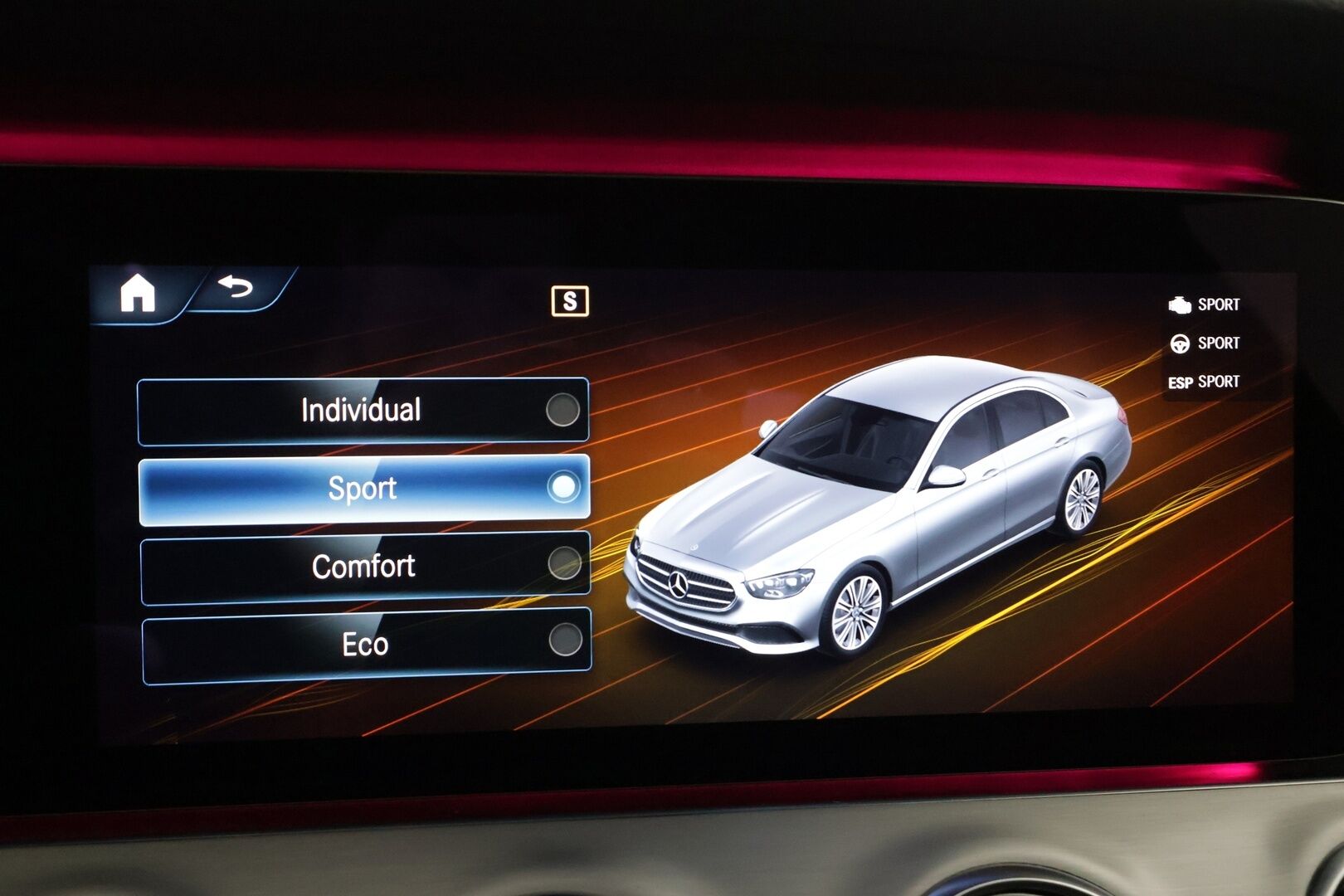 Mercedes-Benz E 2021 220 d A Business Avantgarde * LED / P.kamera / Widescreen / Navi / Katveavustin / Sportpenkit * - Suomi-auto / Kahdet renkaat aluvanteilla - HULLUT AVAJAISHULINAT KORKOTARJOUS 3,29 %