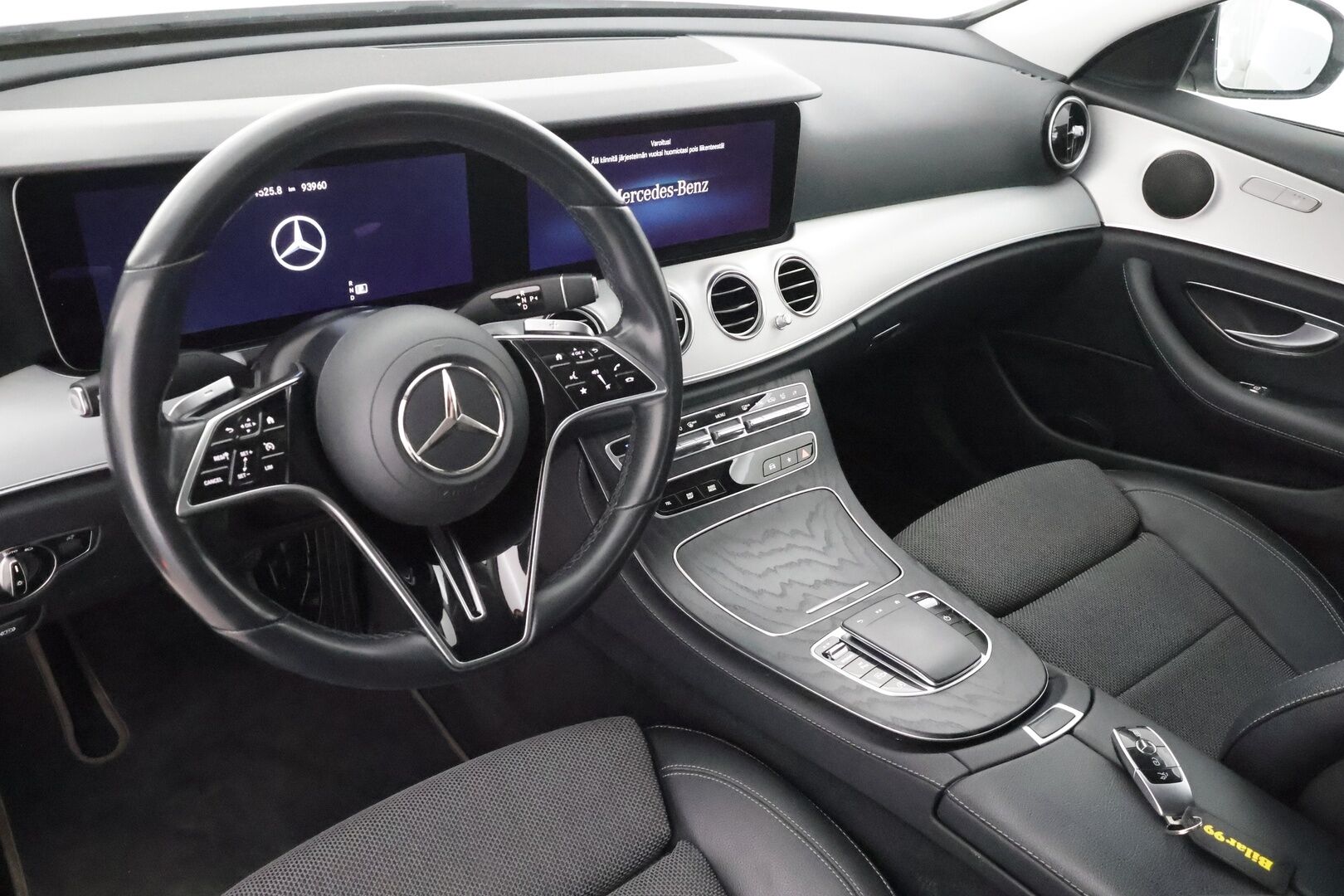 Mercedes-Benz E 2021 220 d A Business Avantgarde * LED / P.kamera / Widescreen / Navi / Katveavustin / Sportpenkit * - Suomi-auto / Kahdet renkaat aluvanteilla - HULLUT AVAJAISHULINAT KORKOTARJOUS 3,29 %