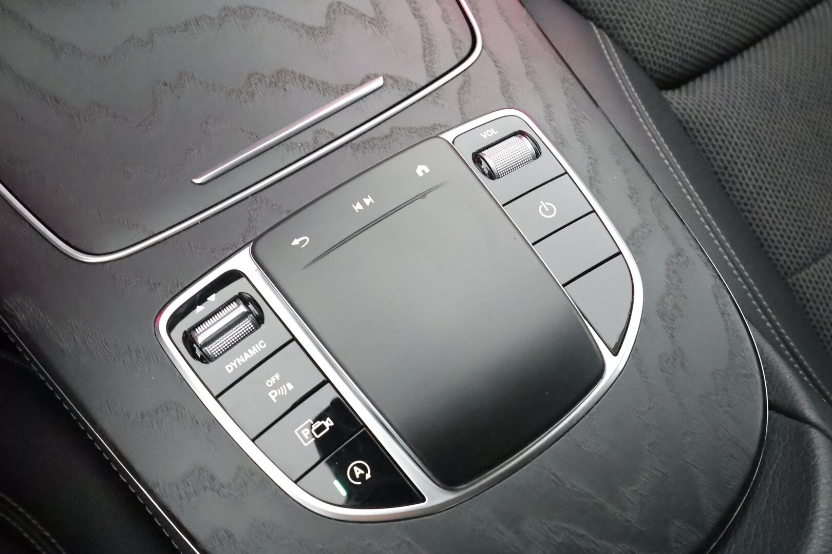 Mercedes-Benz E 2021 220 d A Business Avantgarde * LED / P.kamera / Widescreen / Navi / Katveavustin / Sportpenkit * - Suomi-auto / Kahdet renkaat aluvanteilla - HULLUT AVAJAISHULINAT KORKOTARJOUS 3,29 %