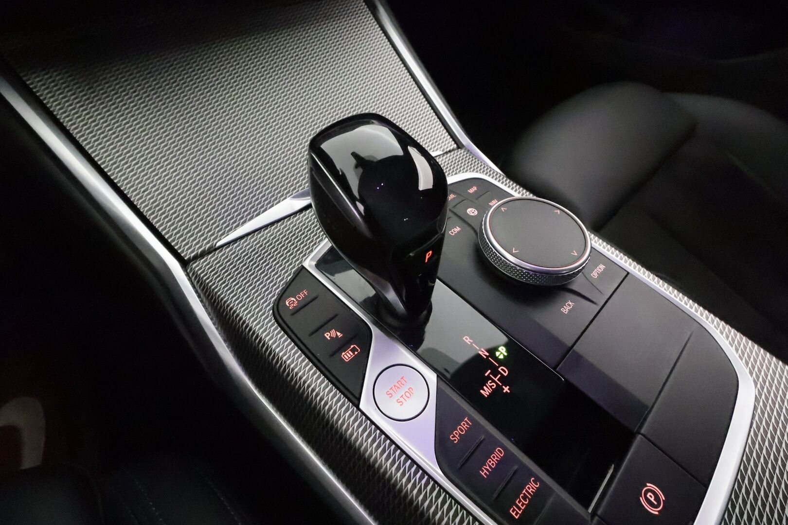 BMW 330 2021 G21 Touring 330e xDrive A Charged Edition M Sport **ACC / Hifit / Muistipenkki / Nahka-Alcantara / LED** - SoH 91.9% / Merkkihuollettu / Erinomainen maalipinta / Kahdet alumiinivanteet *