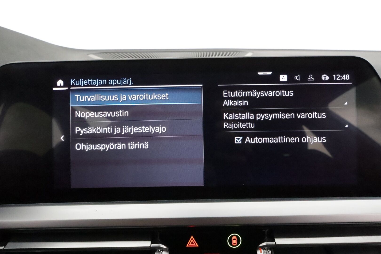 BMW 330 2021 G21 Touring 330e xDrive A Charged Edition M Sport **Adapt.vakkari / Hifit / Muistipenkki / Nahka-Alcantara / LED** - 3,99 % KORKOTARJOUS TÄHÄN AUTOON 31.8. ASTI! - Suomi-auto / Kahdet renkaat aluvanteilla / Merkkihuollettu / Comfort Access / Navi / Sporttipenkit / Sähköpenkit
