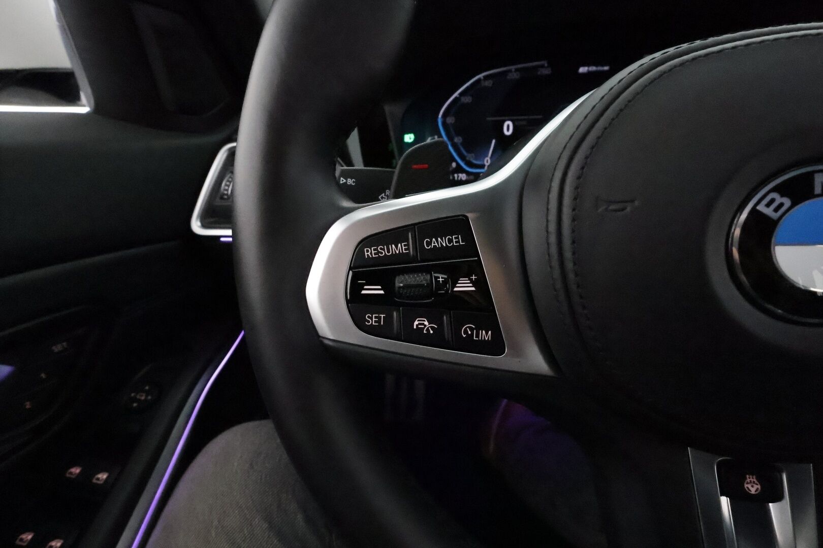 BMW 330 2021 G21 Touring 330e xDrive A Charged Edition M Sport **ACC / Hifit / Muistipenkki / Nahka-Alcantara / LED** - SoH 91.9% / Merkkihuollettu / Erinomainen maalipinta / Kahdet alumiinivanteet *