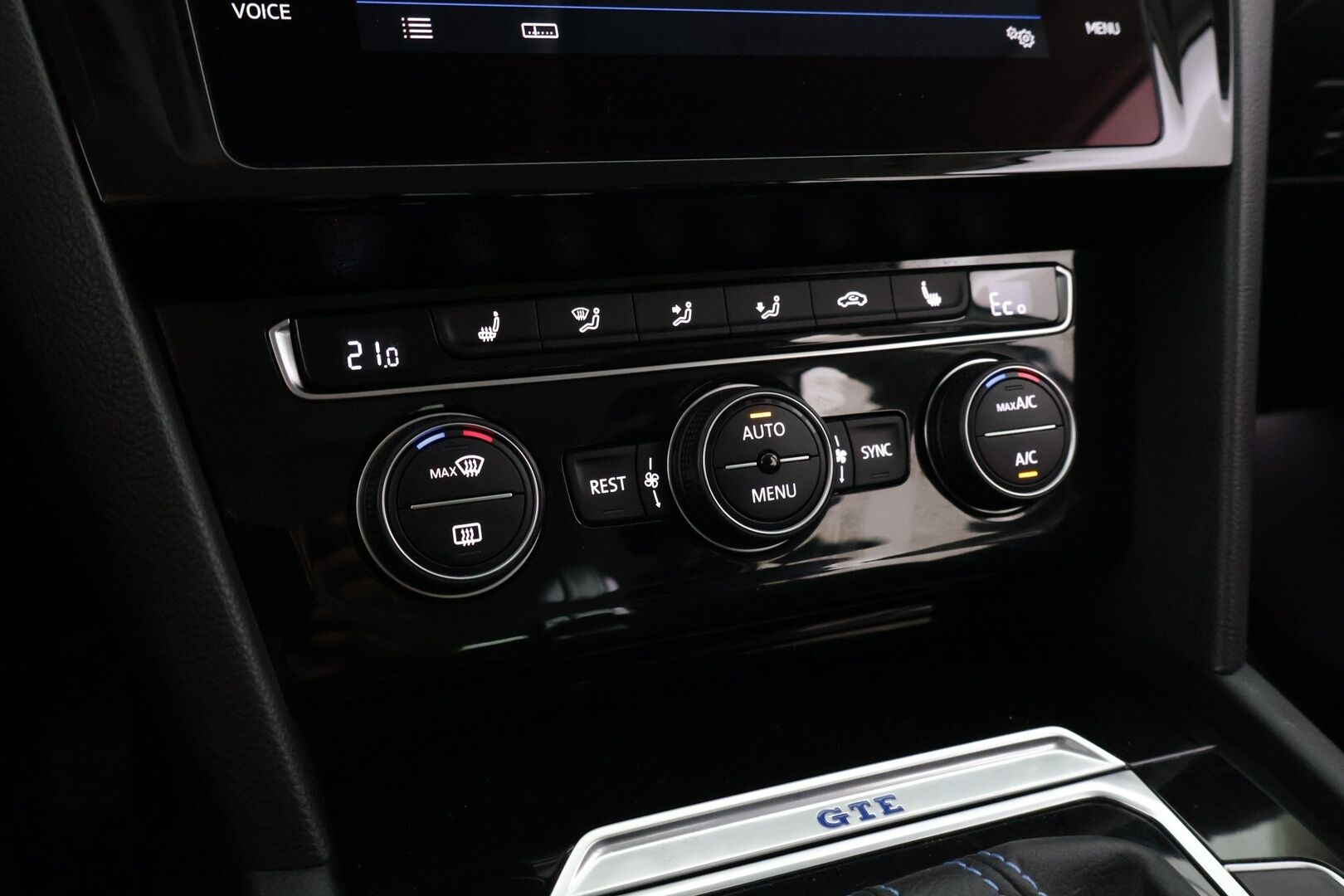 Volkswagen Passat 2018 Variant GTE Plug-In Hybrid 160 kW (218 hv) DSG-automaatti *Adapt.vakkari / P-kamera / Vetokoukku / Puolinahat* - Juuri huollettu! / Jakohihna vaihdettu 2023 / Hifi päivitys!