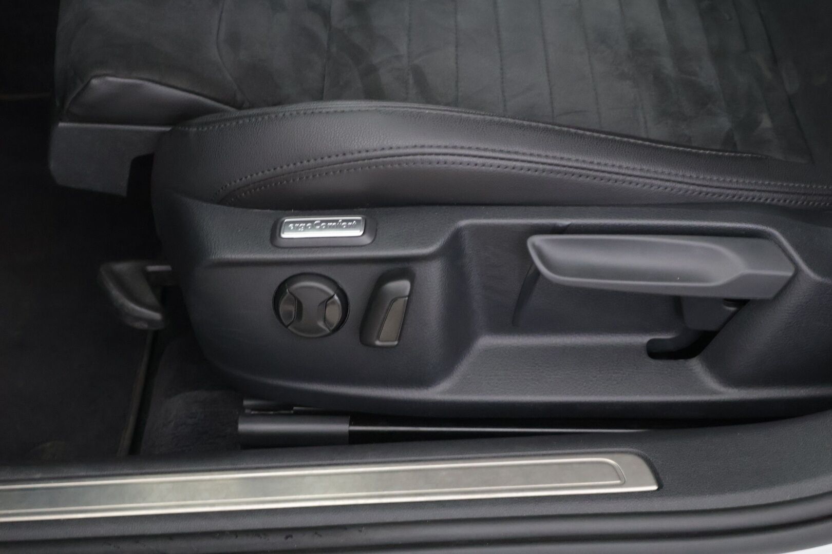Volkswagen Passat 2018 Variant GTE Plug-In Hybrid 160 kW (218 hv) DSG-automaatti *Adapt.vakkari / P-kamera / Vetokoukku / Puolinahat* - Juuri huollettu! / Jakohihna vaihdettu 2023 / Hifi päivitys!