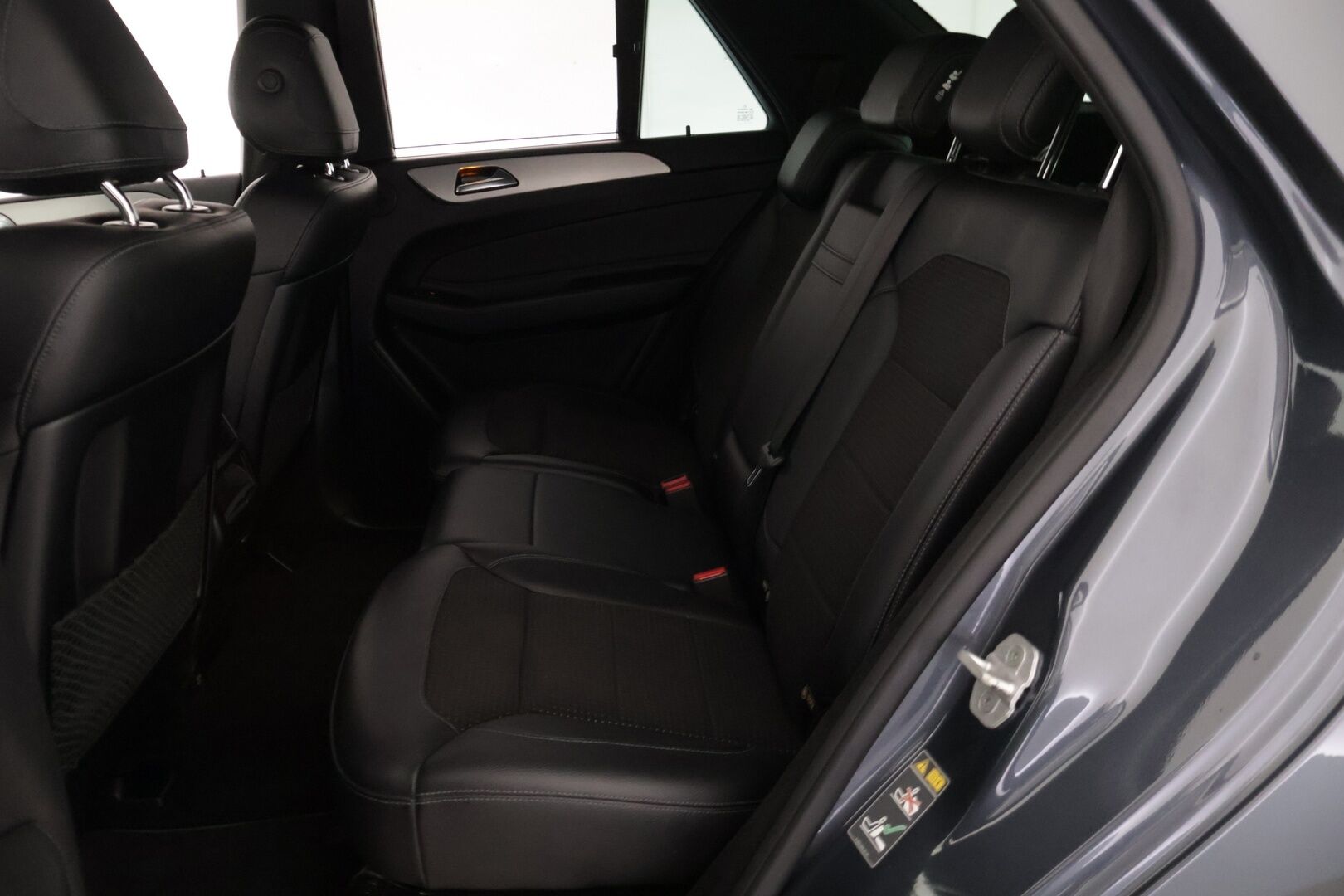 Mercedes-Benz GLE 2016 500 e 4MATIC *Vakionopeudensäädin / ILS - LED ajovalot / Sähk.säätöiset etuistuimet / Koukku / SOH 70.4%* - *2x Renkaat & Vanteet / Puolinahkasisusta / Musta sisäkatto / 2x Kaapelit* - HULLUT BLACKWEEK JATKOT - KORKOTARJOUS 2,49%