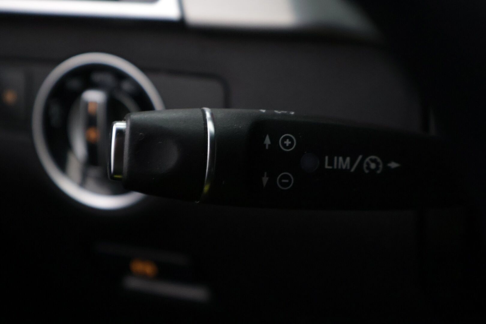 Mercedes-Benz GLE 2016 500 e 4MATIC *Vakionopeudensäädin / ILS - LED ajovalot / Sähk.säätöiset etuistuimet / Koukku - *2x Renkaat & Vanteet / Puolinahkasisusta / Musta sisäkatto / 2x Kaapelit*