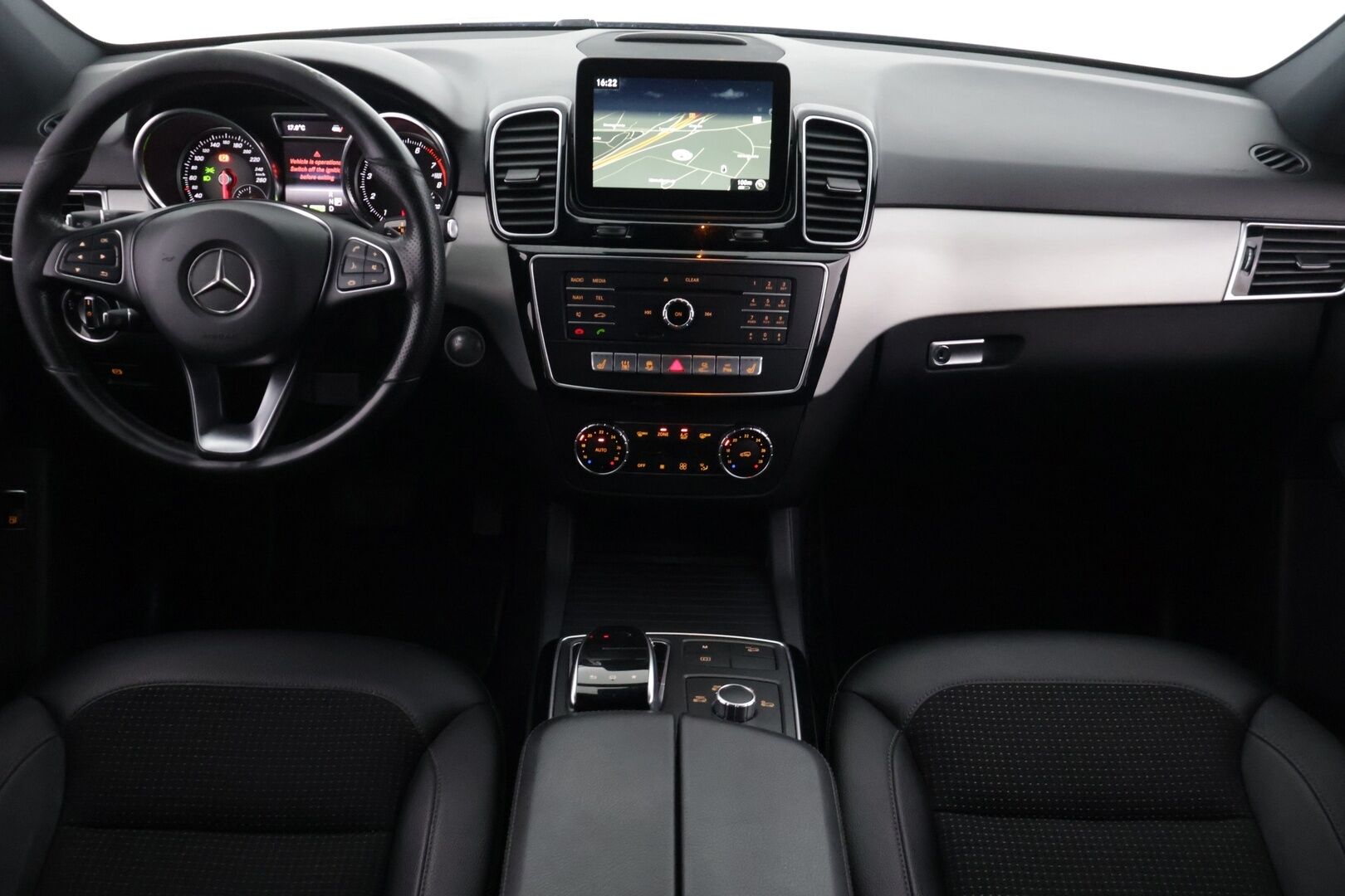 Mercedes-Benz GLE 2016 500 e 4MATIC *Vakionopeudensäädin / ILS - LED ajovalot / Sähk.säätöiset etuistuimet / Koukku / SOH 70.4%* - *2x Renkaat & Vanteet / Puolinahkasisusta / Musta sisäkatto / 2x Kaapelit* - HULLUT BLACKWEEK JATKOT - KORKOTARJOUS 2,49%