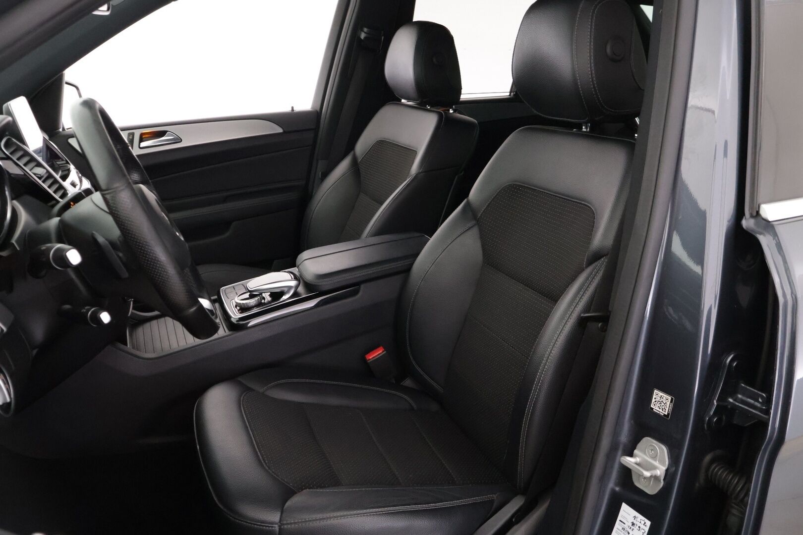 Mercedes-Benz GLE 2016 500 e 4MATIC *Vakionopeudensäädin / ILS - LED ajovalot / Sähk.säätöiset etuistuimet / Koukku / SOH 70.4%* - *2x Renkaat & Vanteet / Puolinahkasisusta / Musta sisäkatto / 2x Kaapelit* - HULLUT BLACKWEEK JATKOT - KORKOTARJOUS 2,49%