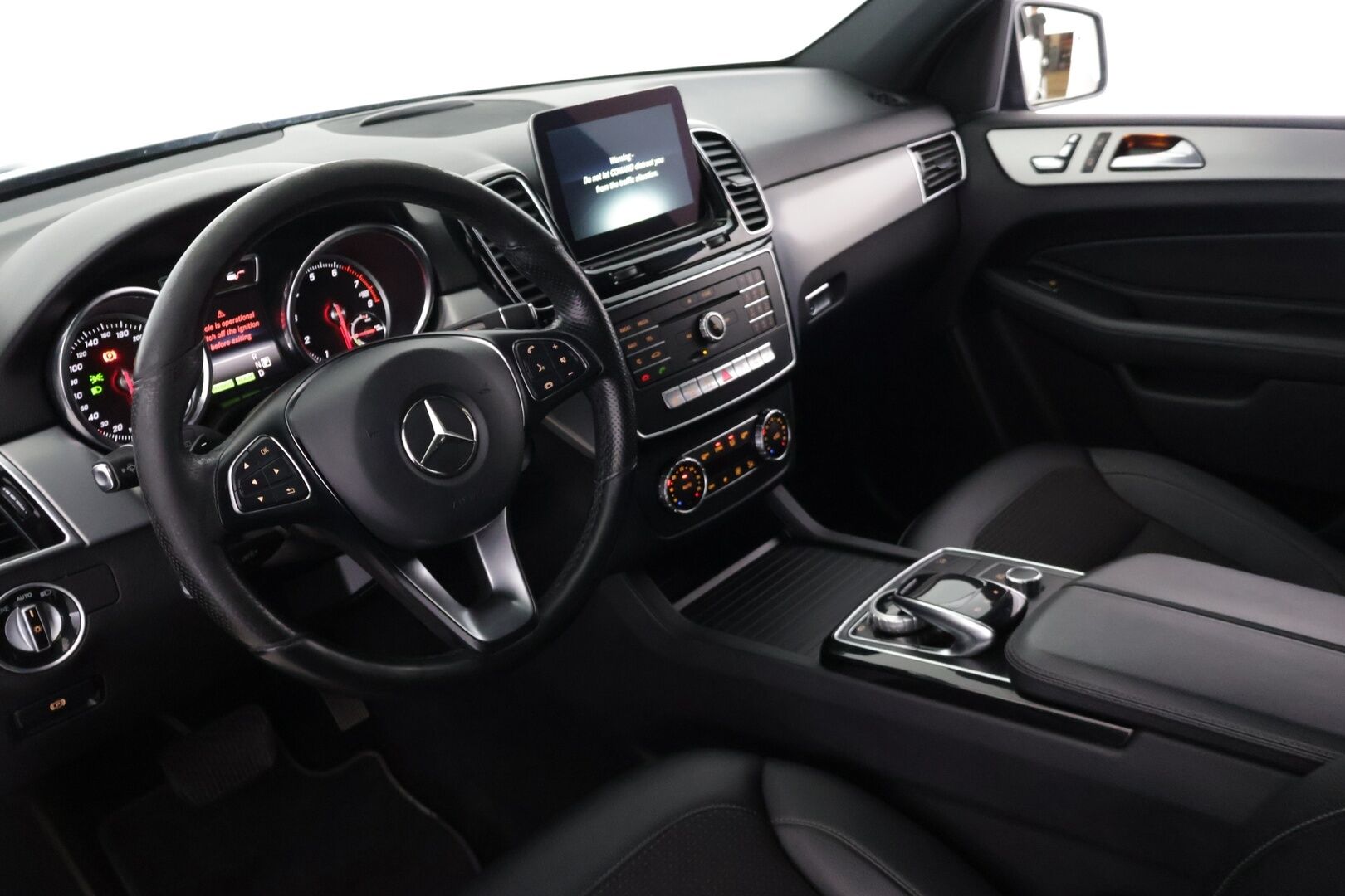 Mercedes-Benz GLE 2016 500 e 4MATIC *Vakionopeudensäädin / ILS - LED ajovalot / Sähk.säätöiset etuistuimet / Koukku / SOH 70.4%* - *2x Renkaat & Vanteet / Puolinahkasisusta / Musta sisäkatto / 2x Kaapelit* - HULLUT BLACKWEEK JATKOT - KORKOTARJOUS 2,49%