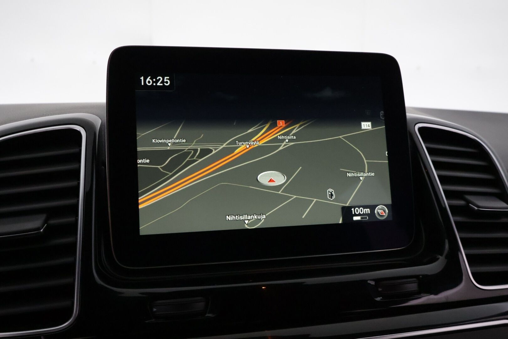 Mercedes-Benz GLE 2016 500 e 4MATIC *Vakionopeudensäädin / ILS - LED ajovalot / Sähk.säätöiset etuistuimet / Koukku / SOH 70.4%* - *2x Renkaat & Vanteet / Puolinahkasisusta / Musta sisäkatto / 2x Kaapelit* - HULLUT BLACKWEEK JATKOT - KORKOTARJOUS 2,49%