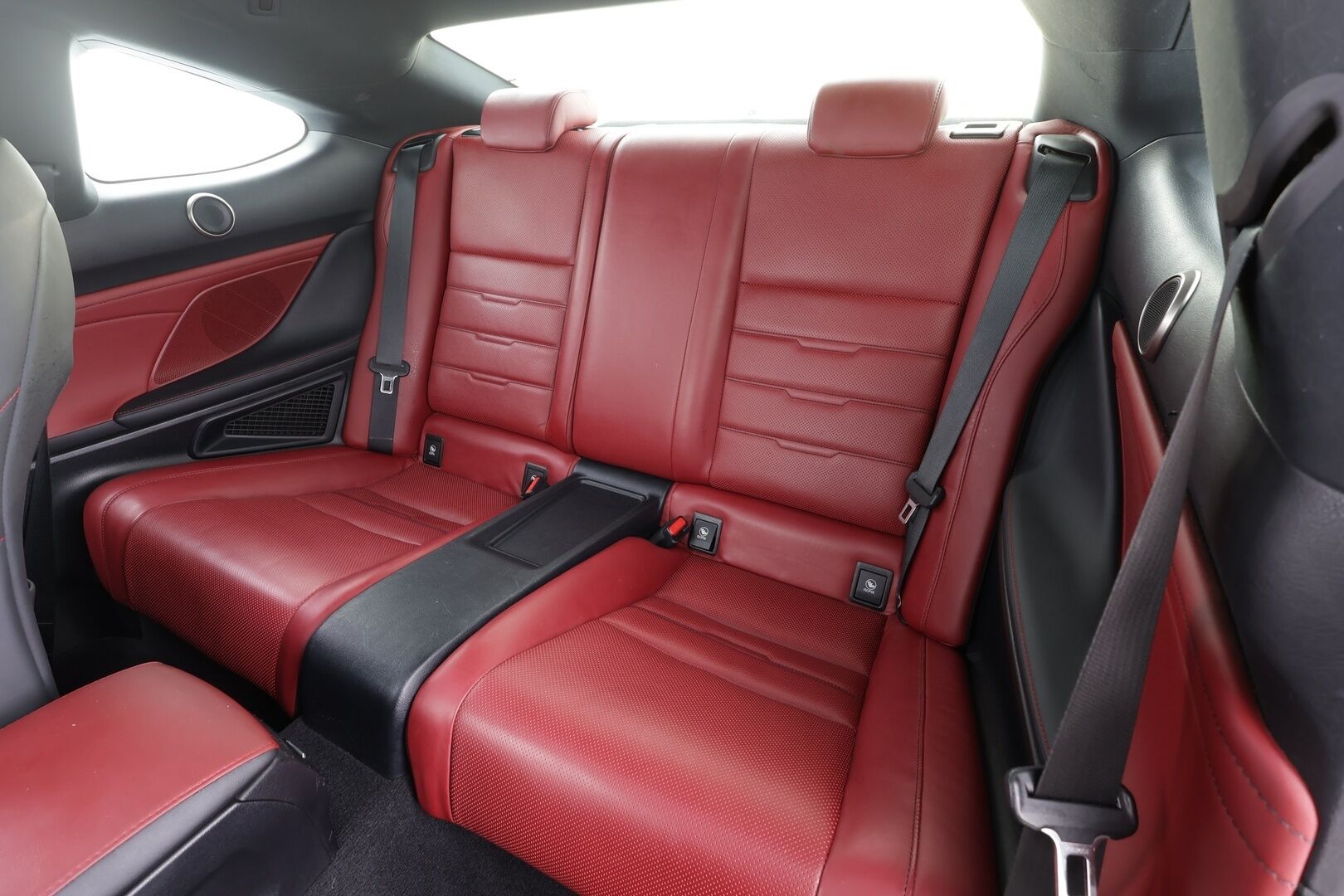 Lexus RC 2016 300h Hybrid A F Sport - | ACC | Mark Levinson | Punaiset ilmastoidut nahat | Kattoluukku | Muistipenkki | LED | P.kamera | Keyless | BSM | 2x renkaat aluin | Huoltokirja |