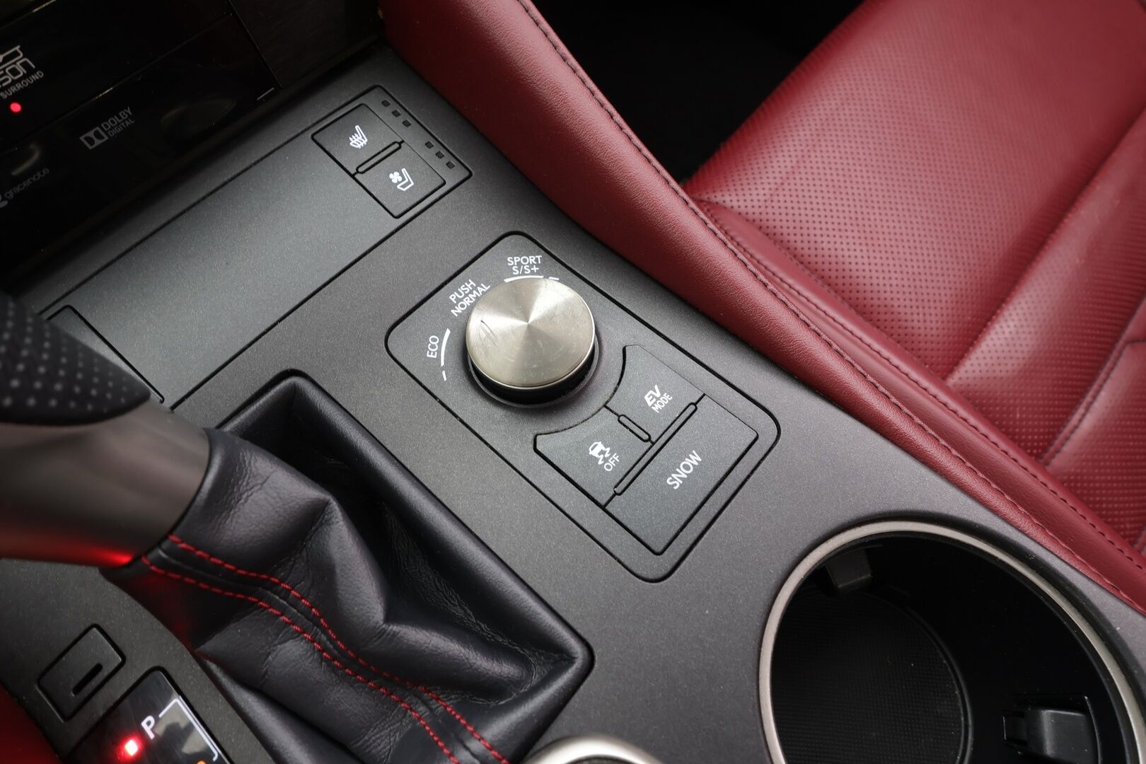 Lexus RC 2016 300h Hybrid A F Sport - | ACC | Mark Levinson | Punaiset ilmastoidut nahat | Kattoluukku | Muistipenkki | LED | P.kamera | Keyless | BSM | 2x renkaat aluin | Huoltokirja |