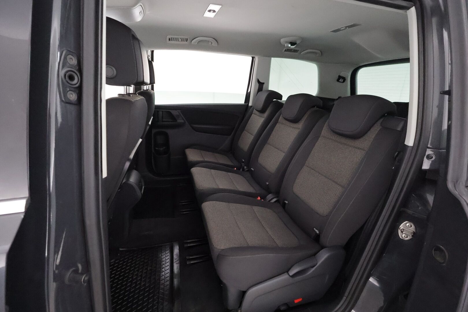Volkswagen Sharan 2014 Comfortline 1,4 TSI 110 kW (150 hv) BlueMotion Technology - 7-paikkainen / Vakkari / P. tutkat / Bluetooth / Aut. ilmastointi / 2x Renkaat*