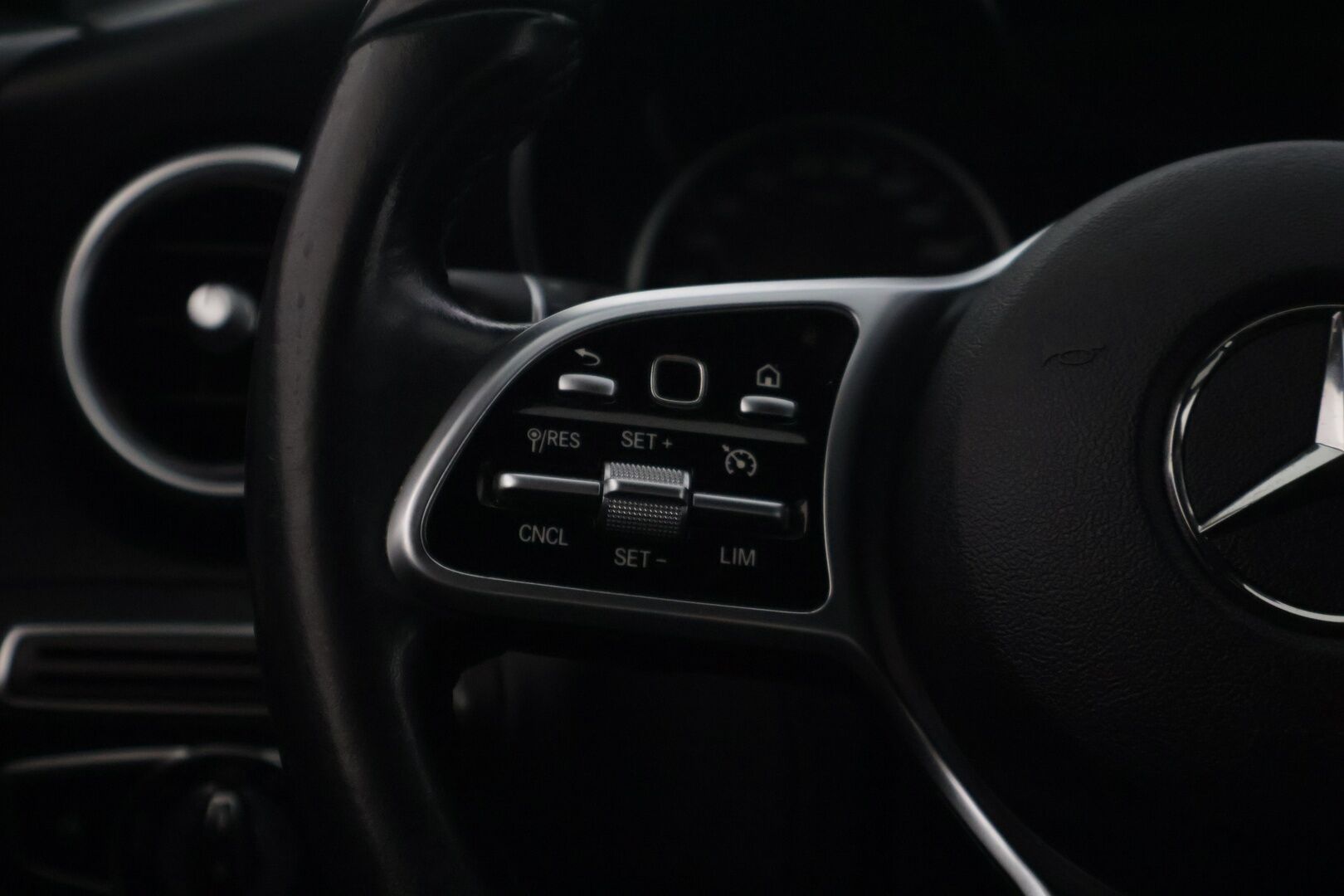 Mercedes-Benz C 2019 220 d 4MATIC A Business Avantgarde - | Facelift | Night -paketti | P. Kamera | Sporttipenkit | AppleCarPlay ja AndroidAuto | Mercedes Me | Sähkökontti | Comand Navi | LED High Performance |
