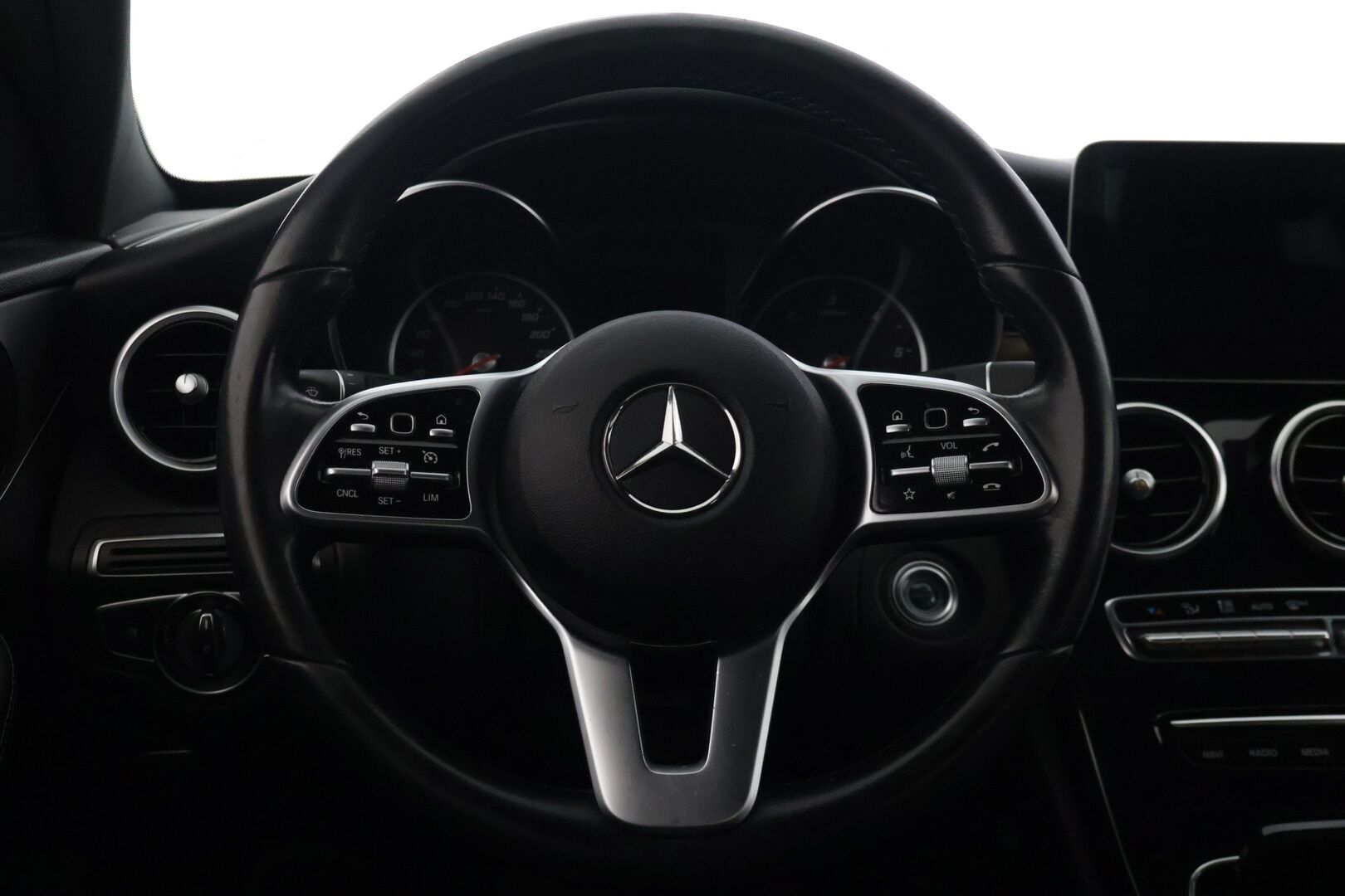 Mercedes-Benz C 2019 220 d 4MATIC A Business Avantgarde - | Facelift | Night -paketti | P. Kamera | Sporttipenkit | AppleCarPlay ja AndroidAuto | Mercedes Me | Sähkökontti | Comand Navi | LED High Performance |
