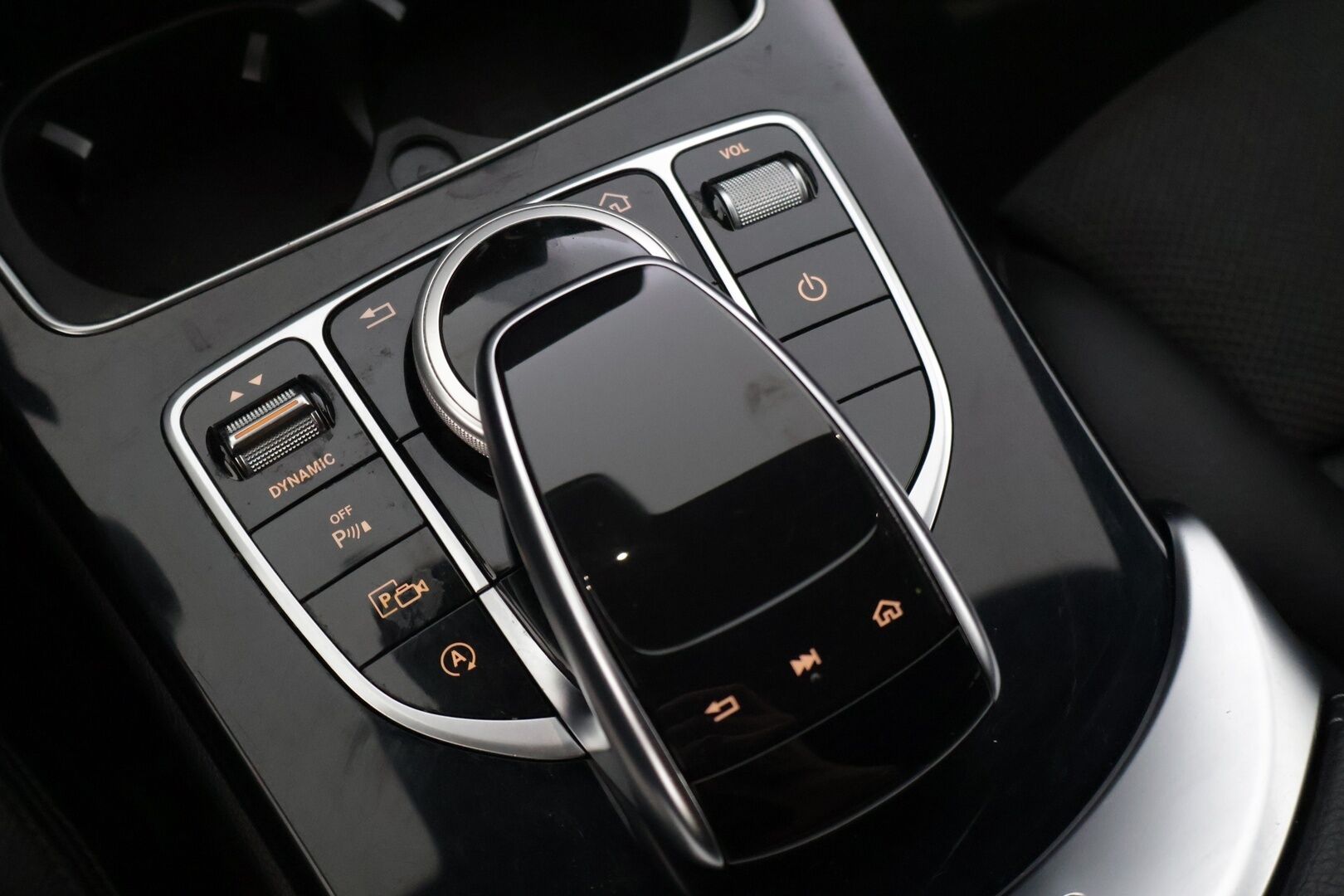 Mercedes-Benz C 2019 220 d 4MATIC A Business Avantgarde - | Facelift | Night -paketti | P. Kamera | Sporttipenkit | AppleCarPlay ja AndroidAuto | Mercedes Me | Sähkökontti | Comand Navi | LED High Performance |