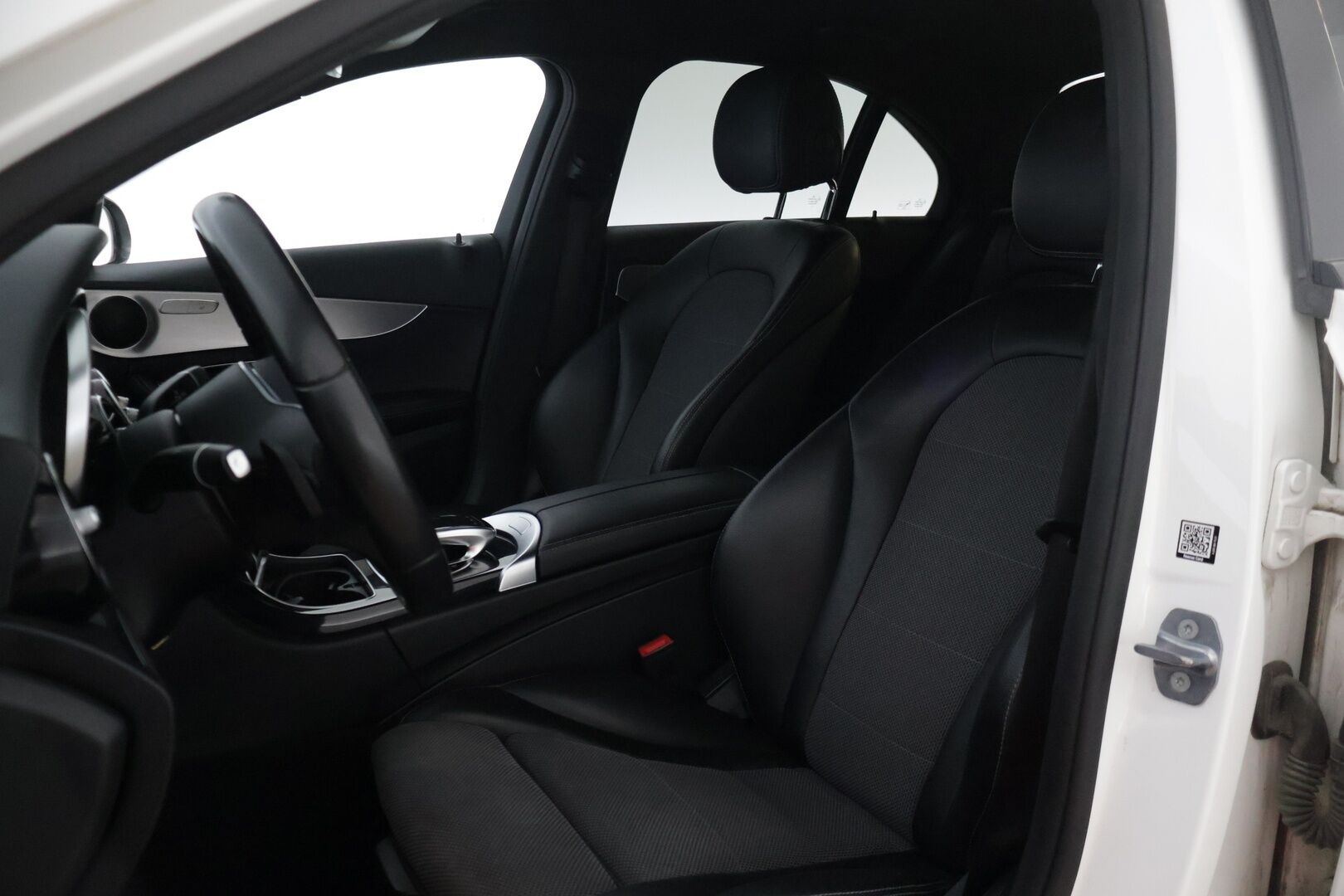 Mercedes-Benz C 2019 220 d 4MATIC A Business Avantgarde - | Facelift | Night -paketti | P. Kamera | Sporttipenkit | AppleCarPlay ja AndroidAuto | Mercedes Me | Sähkökontti | Comand Navi | LED High Performance |