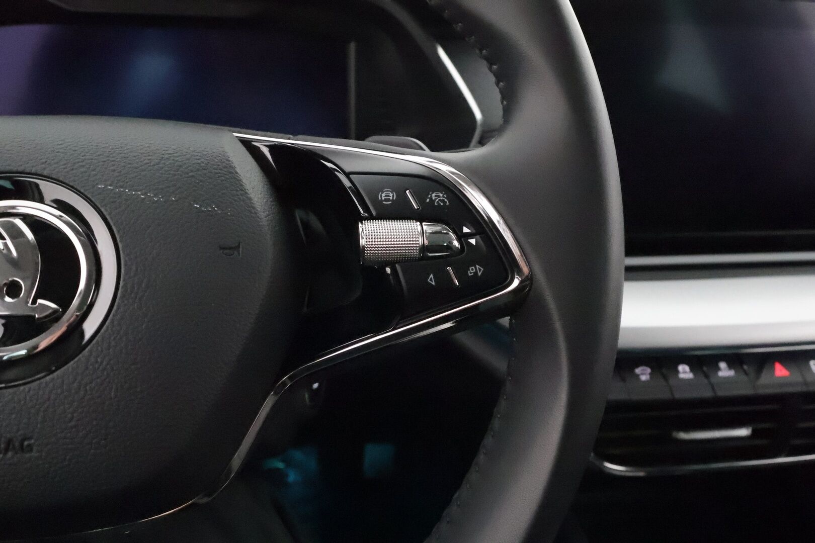 Skoda Octavia 2021 Combi 1,4 TSI PHEV Style iV DSG Autom. **1.Om Suomi-auto / Webasto / Matrix-LED / Adapt.Vakkari / P. Kamera** - Akku kuntotarkastettu / Digimittaristo / Kaistavahti / Navi / KeylessGO / 2x Renkaat