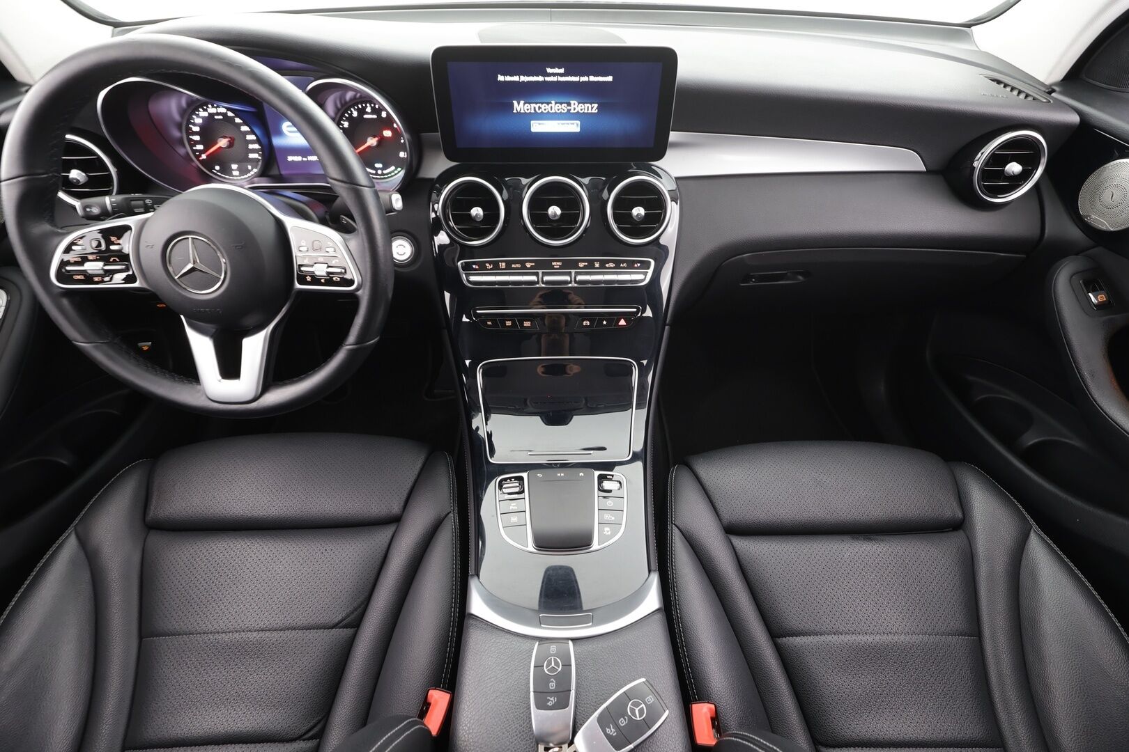 Mercedes-Benz GLC 2021 300e 4MATIC A Business EQ Power * Burmester / Distronic / Muistinahat / LED-High Performance / P.kamera / Koukku * - 1-om Suomi-auto / Akku kuntotarkastettu / 2x Latauskaapelit / Kahdet renkaat