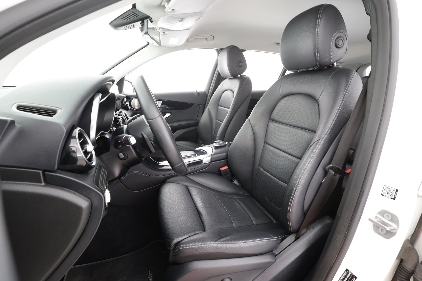 Mercedes-Benz GLC 2021 300e 4MATIC A Business EQ Power * Burmester / Distronic / Muistinahat / LED-High Performance / P.kamera / Koukku * - 1-om Suomi-auto / Akku kuntotarkastettu / 2x Latauskaapelit / Kahdet renkaat