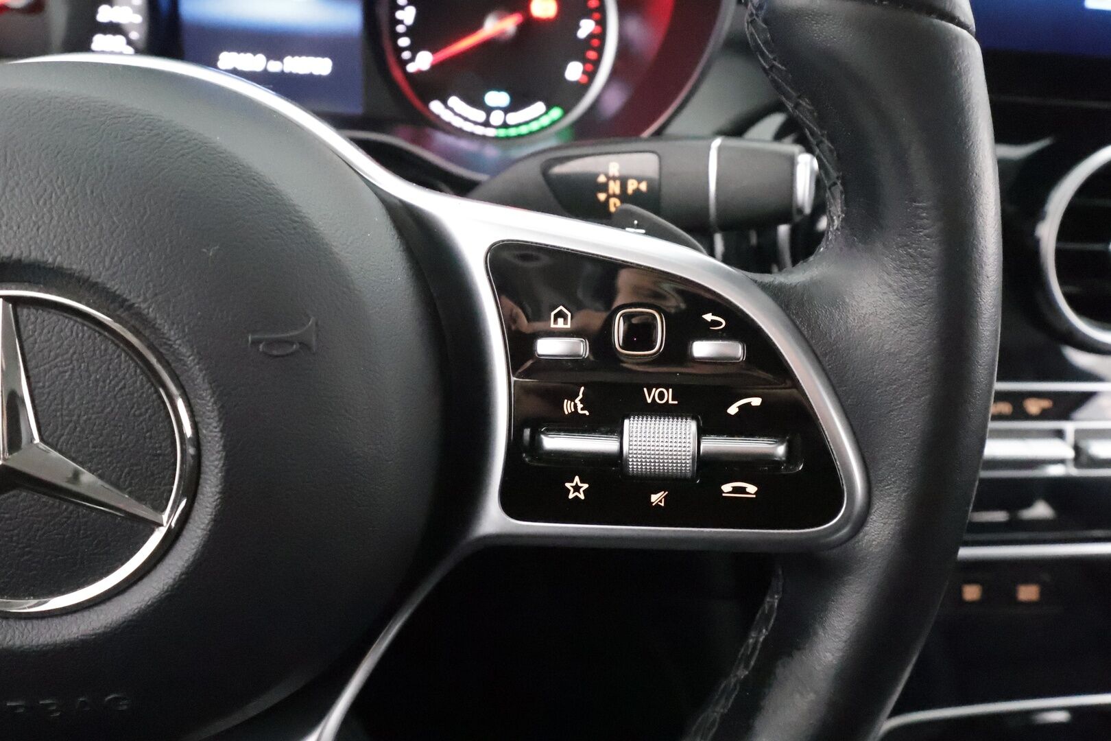 Mercedes-Benz GLC 2021 300e 4MATIC A Business EQ Power * Burmester / Distronic / Muistinahat / LED-High Performance / P.kamera / Koukku * - 1-om Suomi-auto / Akku kuntotarkastettu / 2x Latauskaapelit / Kahdet renkaat