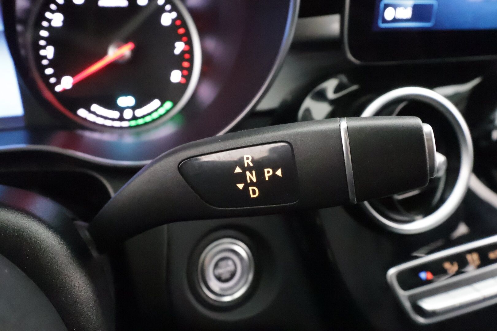 Mercedes-Benz GLC 2021 300e 4MATIC A Business EQ Power * Burmester / Distronic / Muistinahat / LED-High Performance / P.kamera / Koukku * - 1-om Suomi-auto / Akku kuntotarkastettu / 2x Latauskaapelit / Kahdet renkaat