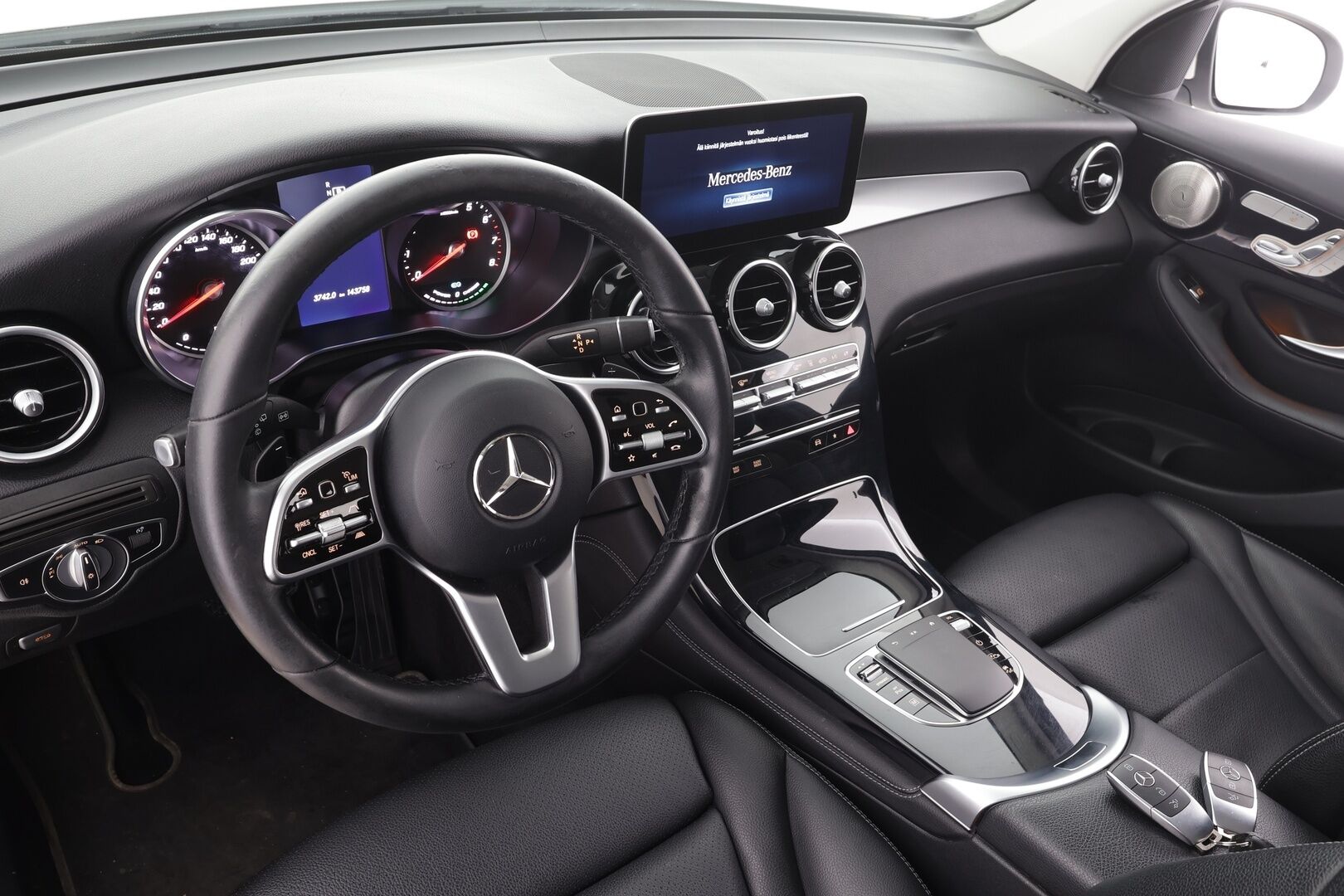 Mercedes-Benz GLC 2021 300e 4MATIC A Business EQ Power * Burmester / Distronic / Muistinahat / LED-High Performance / P.kamera / Koukku * - 1-om Suomi-auto / Akku kuntotarkastettu / 2x Latauskaapelit / Kahdet renkaat