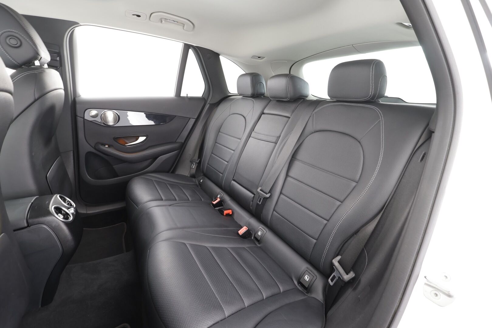 Mercedes-Benz GLC 2021 300e 4MATIC A Business EQ Power * Burmester / Distronic / Muistinahat / LED-High Performance / P.kamera / Koukku * - 1-om Suomi-auto / Akku kuntotarkastettu / 2x Latauskaapelit / Kahdet renkaat