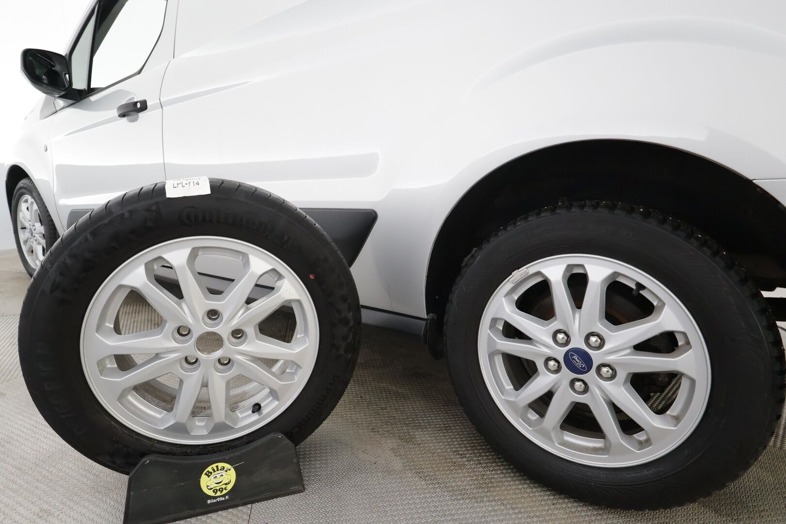 Ford Transit Connect 2021 240 1,5 TDCi 120 hv M6 Trend L2 * Vakkari / P.tutka / Webasto / Koukku / Bluetooth * - 1.Om Suomi-auto / Kahdet Renkaat