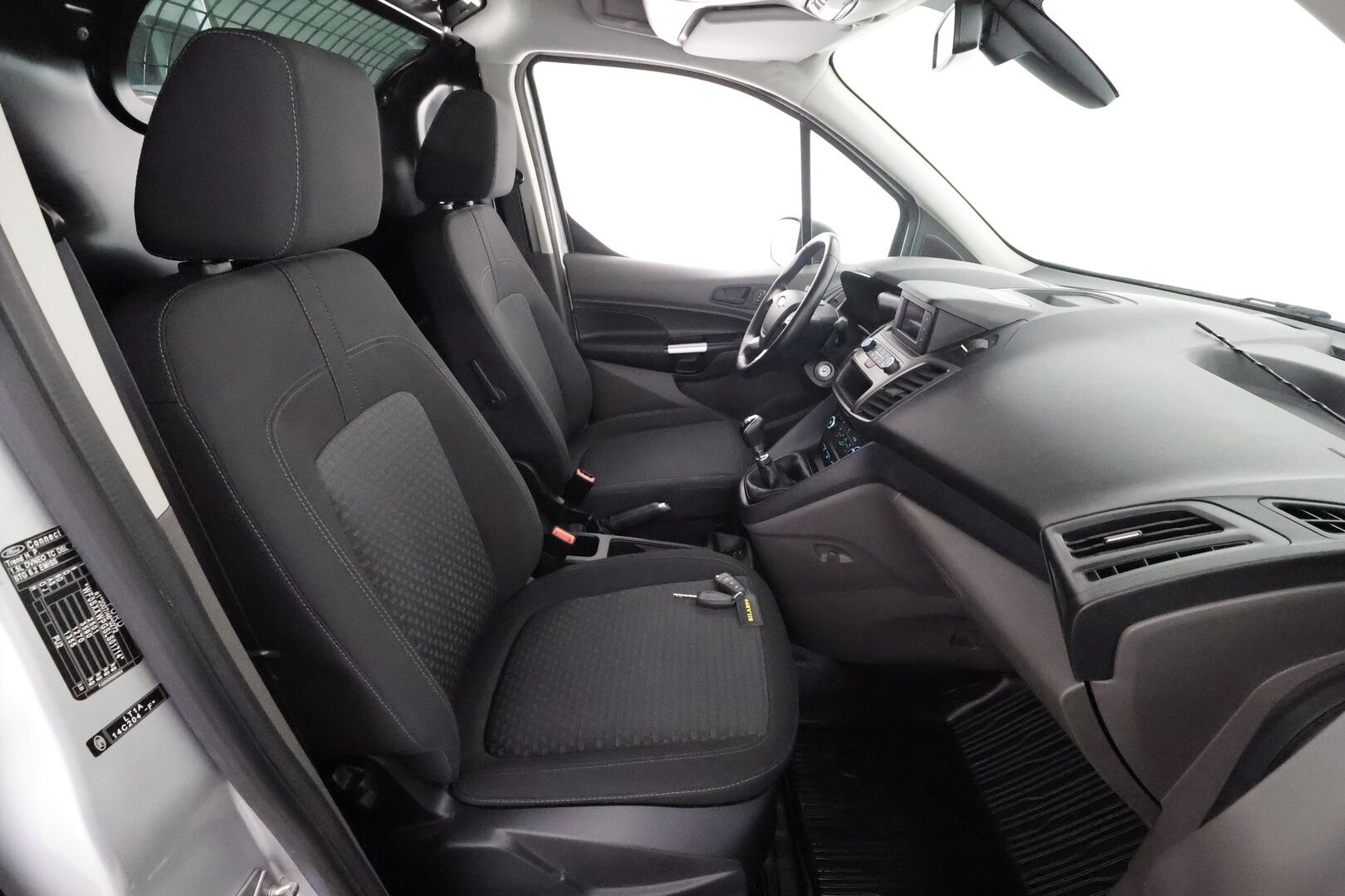 Ford Transit Connect 2021 240 1,5 TDCi 120 hv M6 Trend L2 * Vakkari / P.tutka / Webasto / Koukku / Bluetooth * - 1.Om Suomi-auto / Kahdet Renkaat