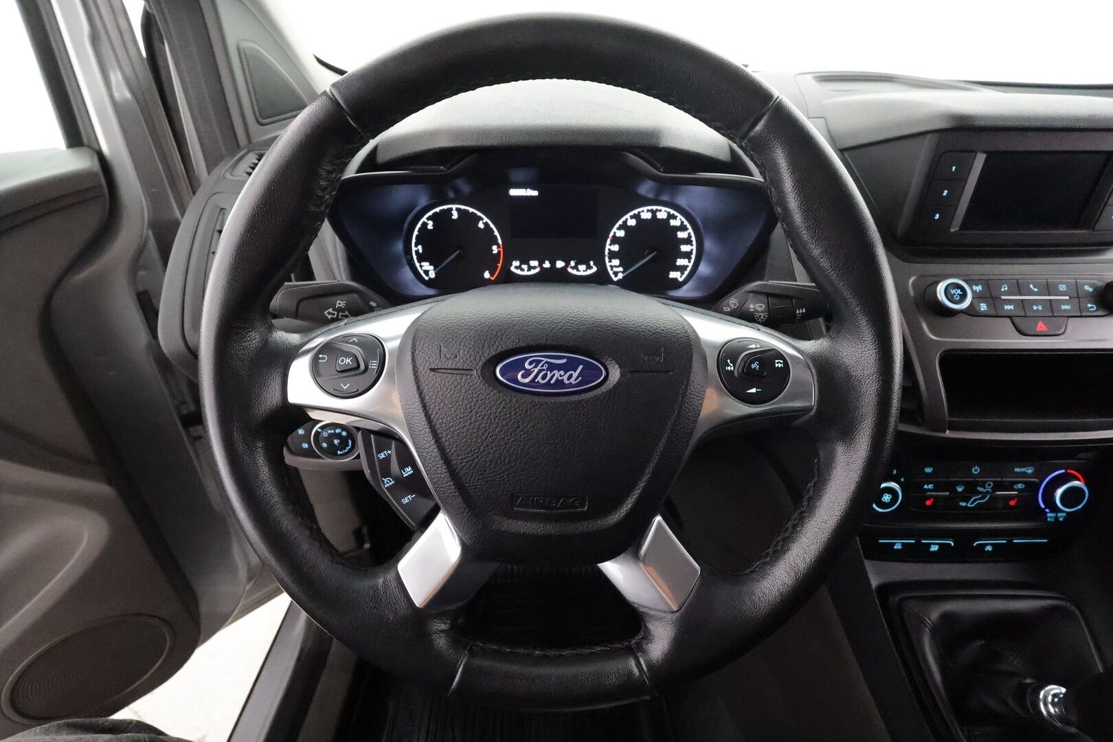 Ford Transit Connect 2021 240 1,5 TDCi 120 hv M6 Trend L2 * Vakkari / P.tutka / Webasto / Koukku / Bluetooth * - 1.Om Suomi-auto / Kahdet Renkaat