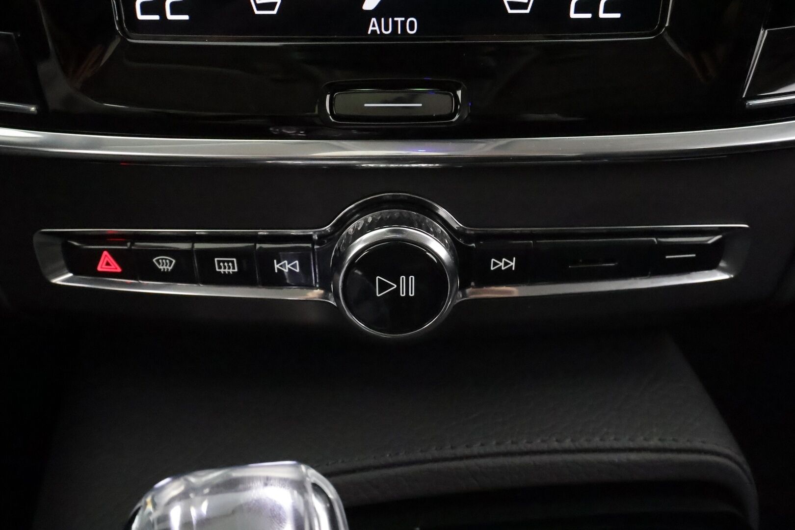 Volvo V90 2021 T8 TwE AWD Inscription aut * Webasto / ACC / LED / P.Kamera / Sportnahat Muistilla / Navi / Kaistavahti * - 1-om Suomi-auto / 2x Latauskaapelit / Kahdet renkaat / Merkkihuollot