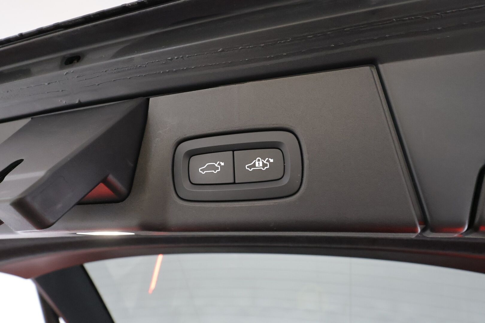 Volvo V90 2021 T8 TwE AWD Inscription aut * Webasto / ACC / LED / P.Kamera / Sportnahat Muistilla / Navi / Kaistavahti * - 1-om Suomi-auto / 2x Latauskaapelit / Kahdet renkaat / Merkkihuollot