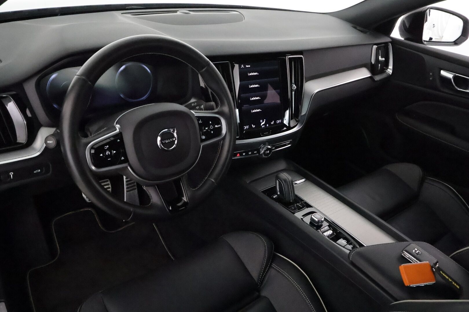 Volvo S60 2021 B5 MHEV Business R-Design aut **Webasto / Adapt.Vakkari / Full-LED / Sporttipenkki Muistilla / P.Kamera / Navi** - 1-om Suomi-auto / Kahdet Renkaat / Merkkihuollettu!