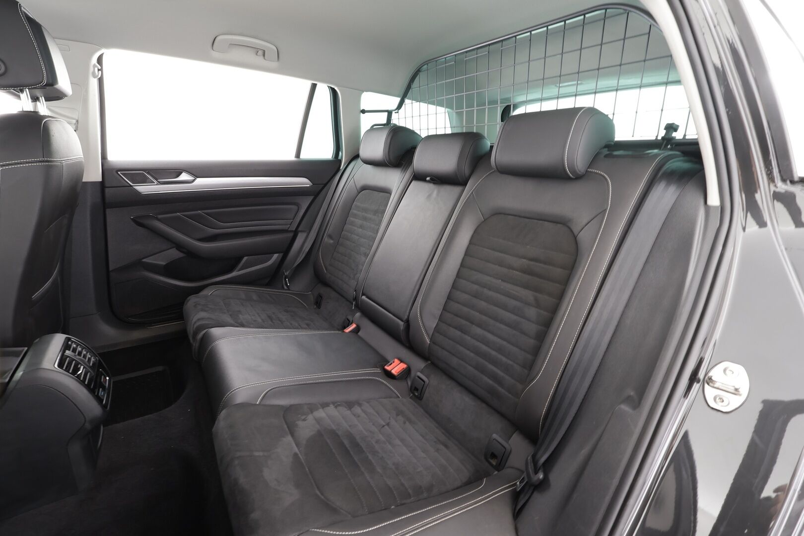 Volkswagen Passat 2021 Variant GTE Premium Plug-In Hybrid 160 kW DSG *Webasto / ACC / P-Kamera / IQ Light / Keyless / Navi* - Koti & kauppalaturi / 1.Om Suomi-auto / Merkkihuollettu 