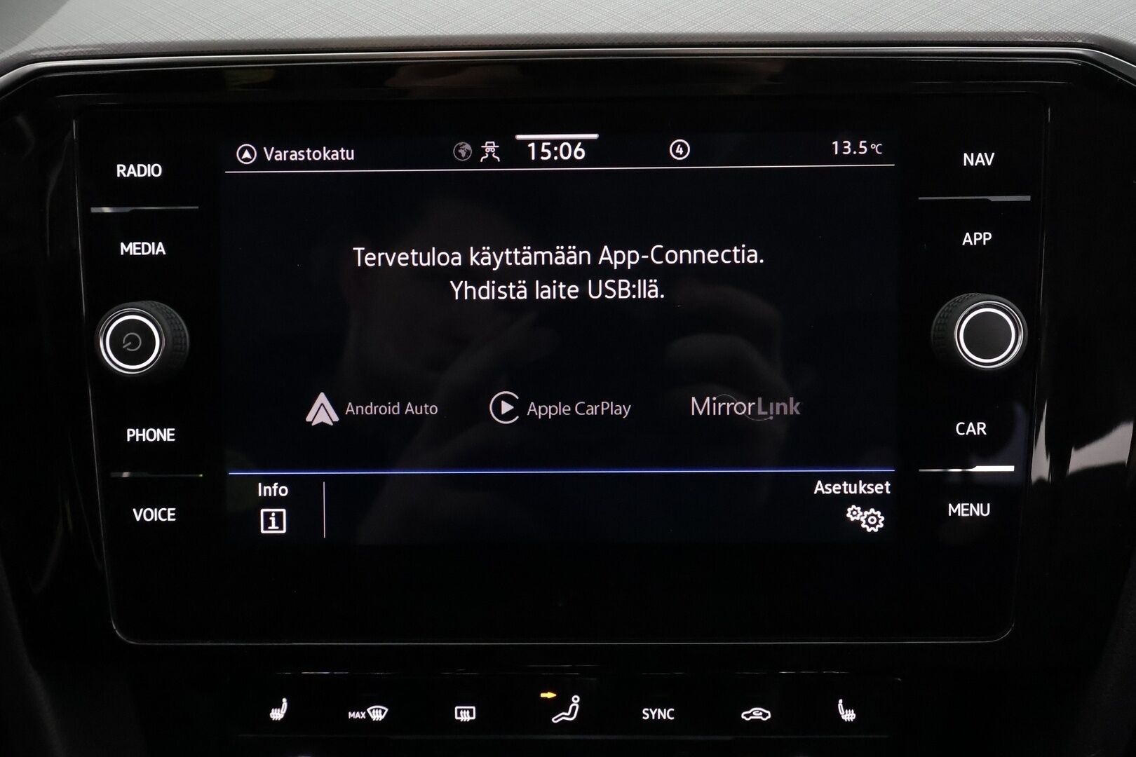 Volkswagen Passat 2021 Variant GTE Premium Plug-In Hybrid 160 kW DSG *Webasto / ACC / P-Kamera / IQ Light / Keyless / Navi* - Koti & kauppalaturi / 1.Om Suomi-auto / Merkkihuollettu 