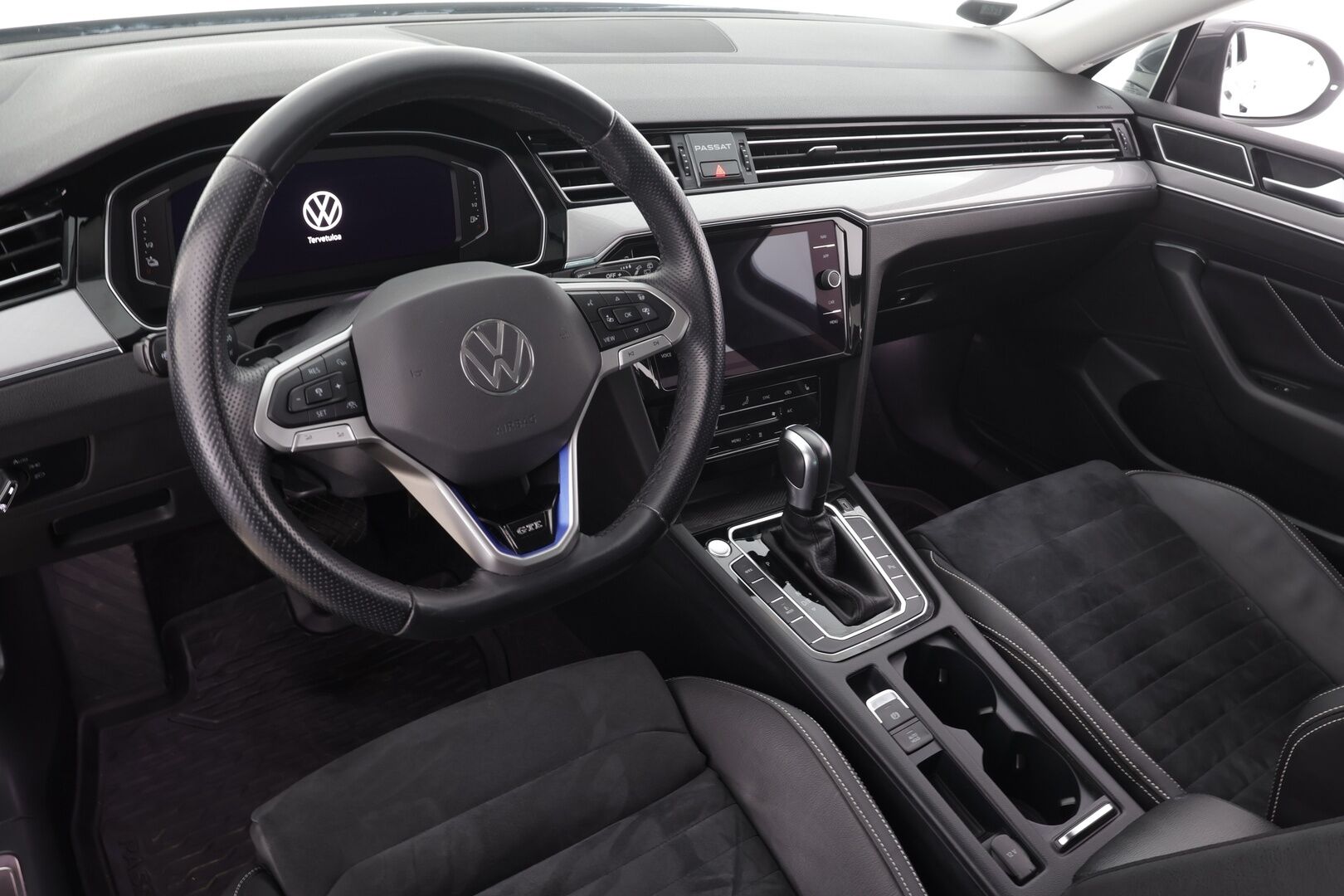 Volkswagen Passat 2021 Variant GTE Premium Plug-In Hybrid 160 kW DSG *Webasto / ACC / P-Kamera / IQ Light / Keyless / Navi* - Koti & kauppalaturi / 1.Om Suomi-auto / Merkkihuollettu 