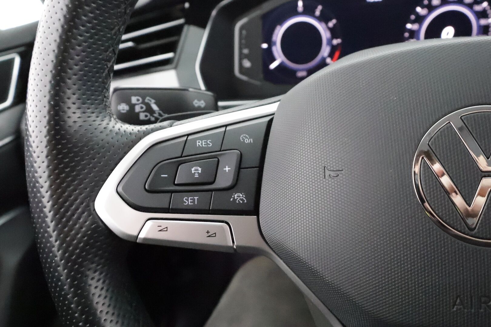 Volkswagen Passat 2021 Variant GTE Premium Plug-In Hybrid 160 kW DSG *Webasto / ACC / P-Kamera / IQ Light / Keyless / Navi* - Koti & kauppalaturi / 1.Om Suomi-auto / Merkkihuollettu 