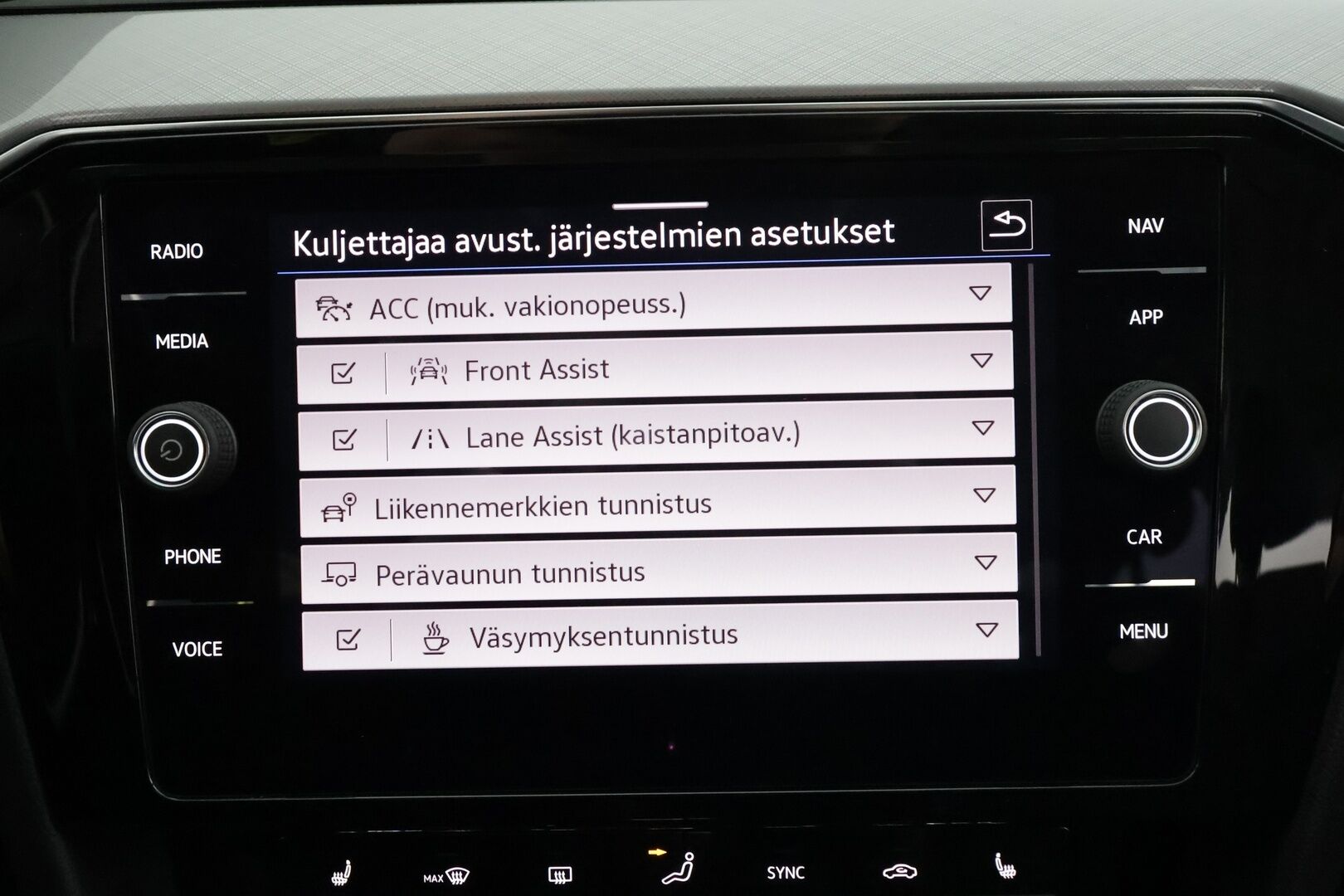 Volkswagen Passat 2021 Variant GTE Premium Plug-In Hybrid 160 kW DSG *Webasto / ACC / P-Kamera / IQ Light / Keyless / Navi* - Koti & kauppalaturi / 1.Om Suomi-auto / Merkkihuollettu 